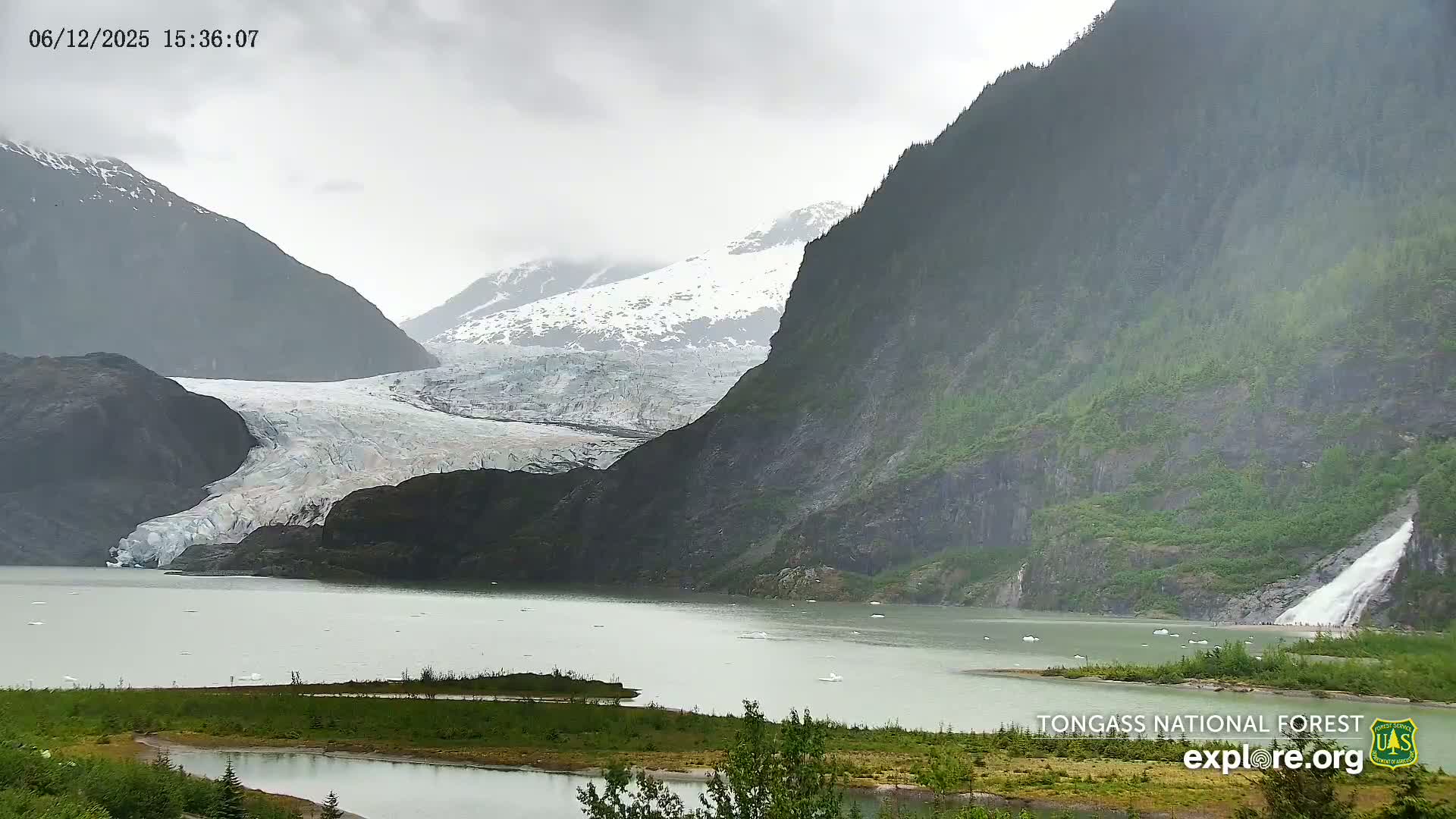 Mendenhall Glacier , Lake & Mountain Live Cam - Mendenhall Valley, Juneau, Alaska, USA