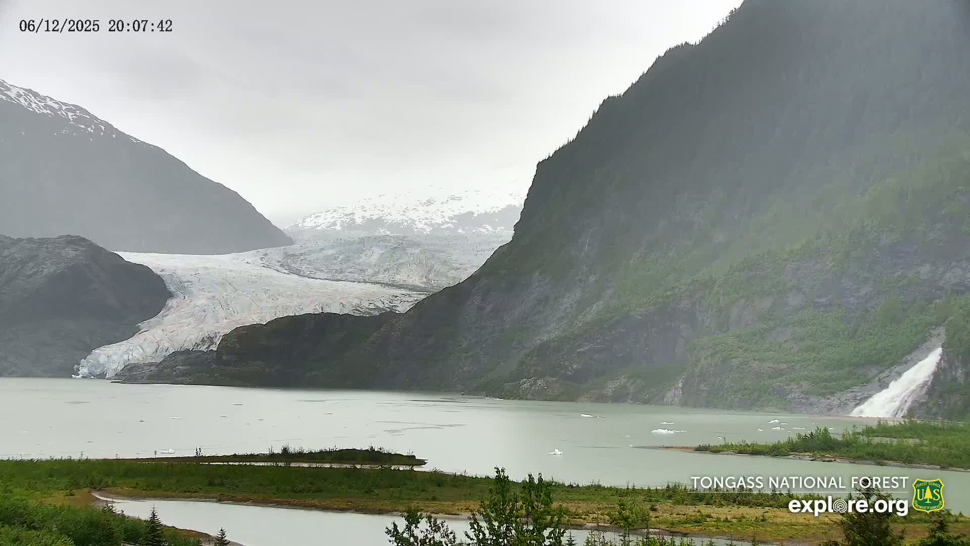 Mendenhall Glacier , Lake & Mountain Live Cam - Mendenhall Valley, Juneau, Alaska, USA
