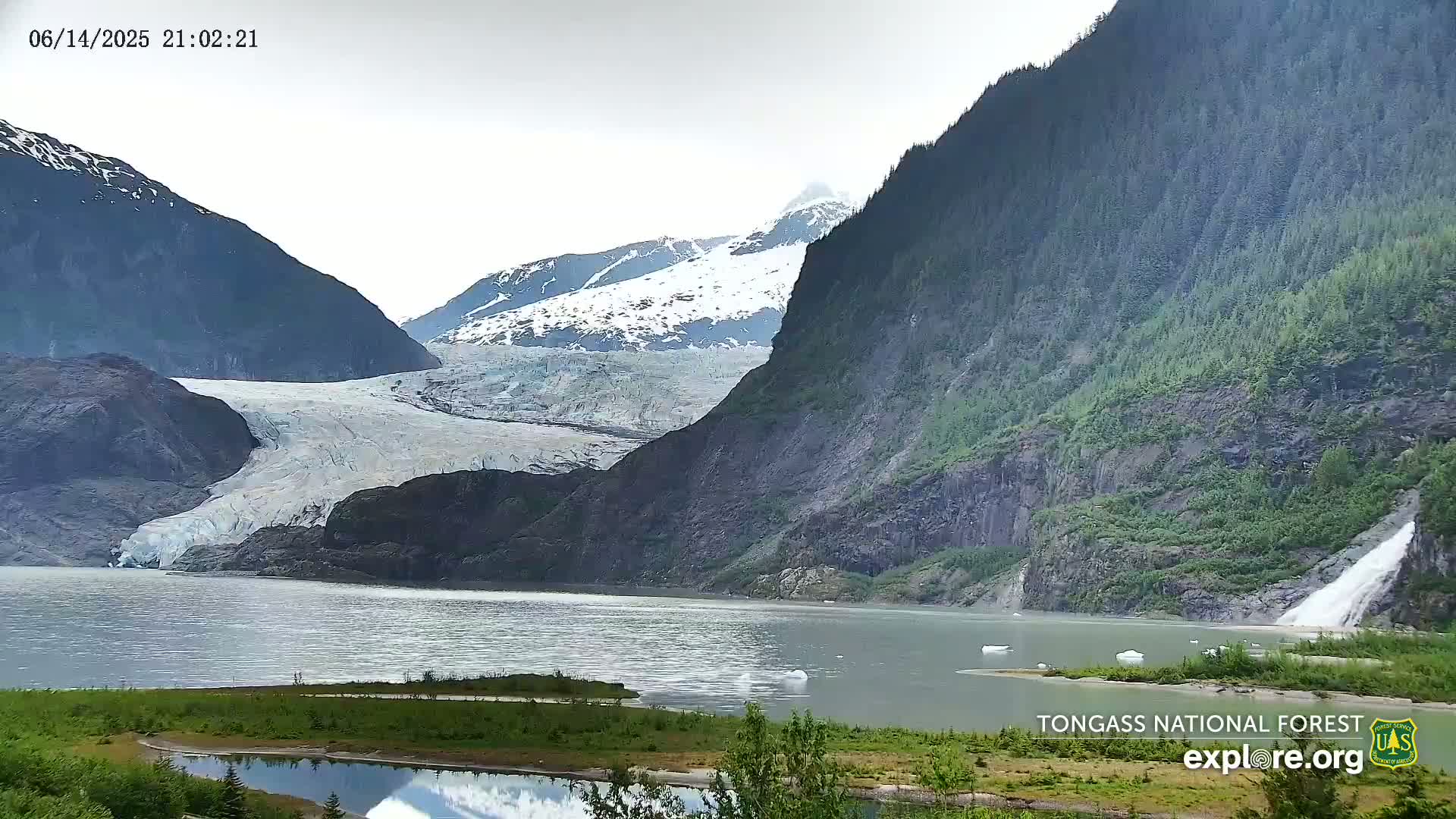 Mendenhall Glacier , Lake & Mountain Live Cam - Mendenhall Valley, Juneau, Alaska, USA
