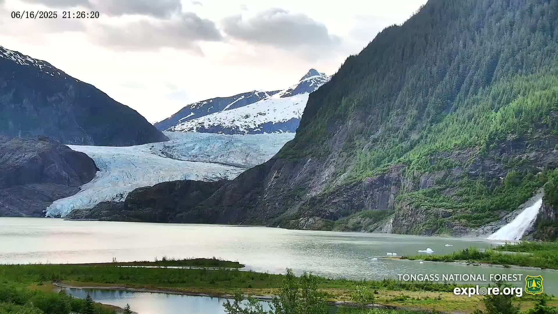 Mendenhall Glacier , Lake & Mountain Live Cam - Mendenhall Valley, Juneau, Alaska, USA