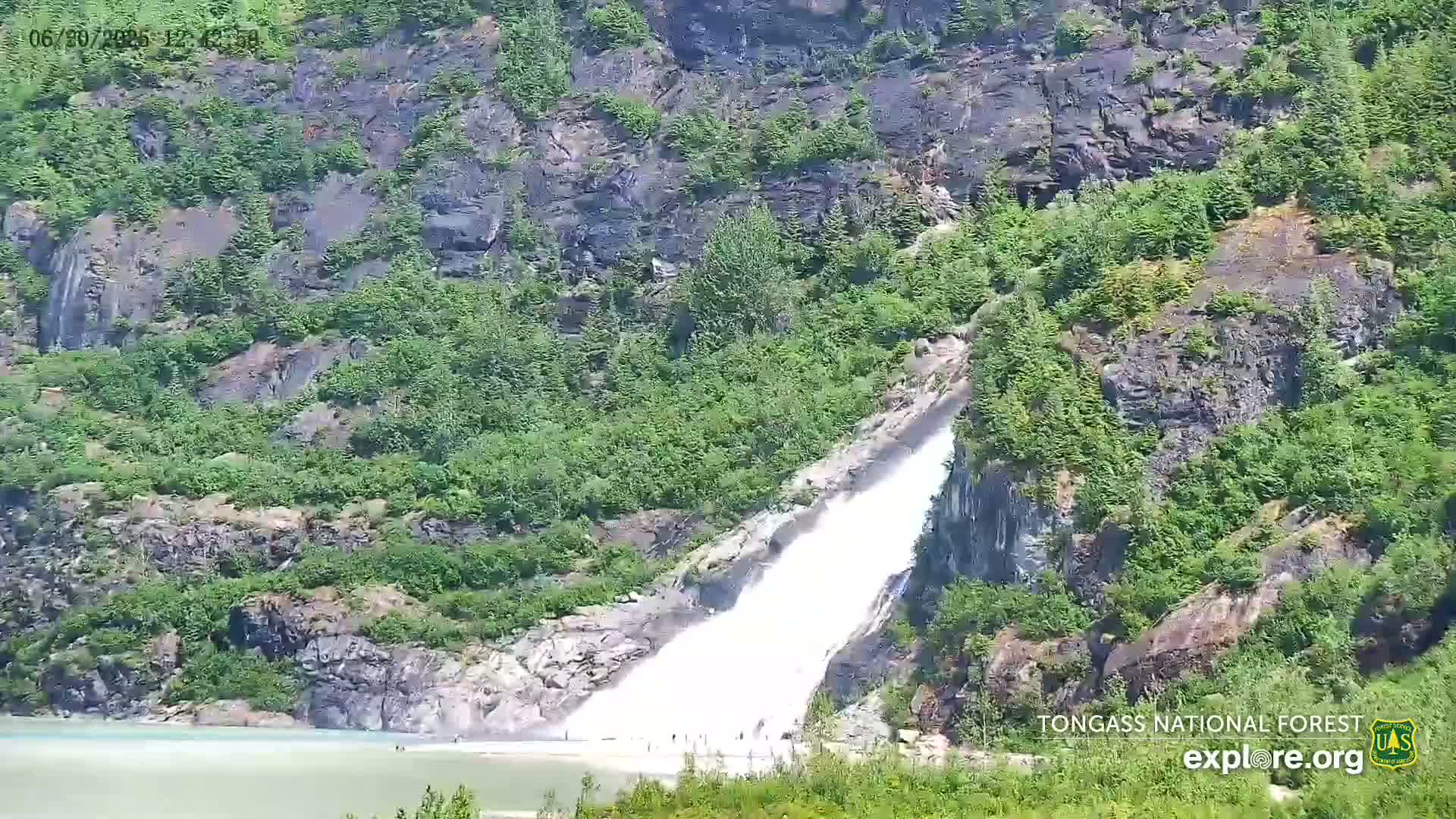 Mendenhall Glacier , Lake & Mountain Live Cam - Mendenhall Valley, Juneau, Alaska, USA