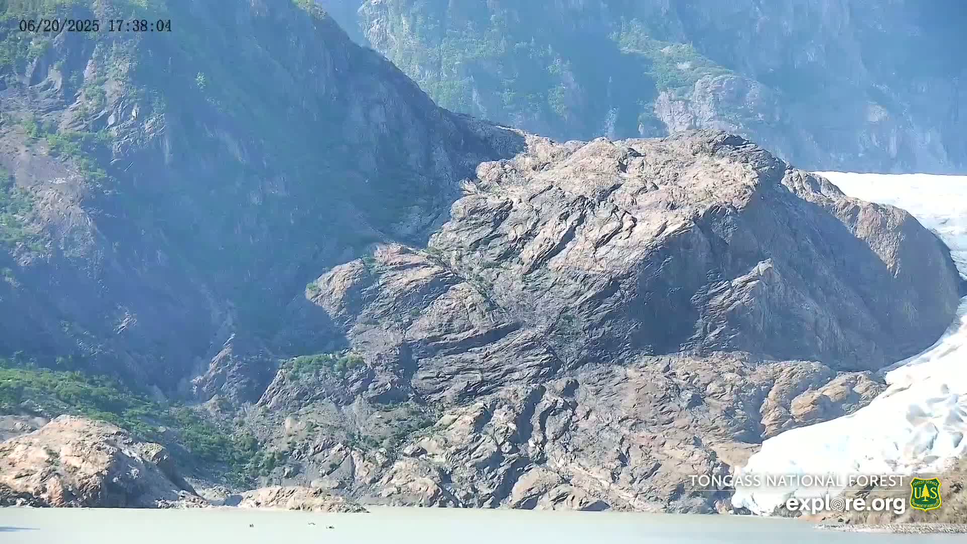 Mendenhall Glacier , Lake & Mountain Live Cam - Mendenhall Valley, Juneau, Alaska, USA