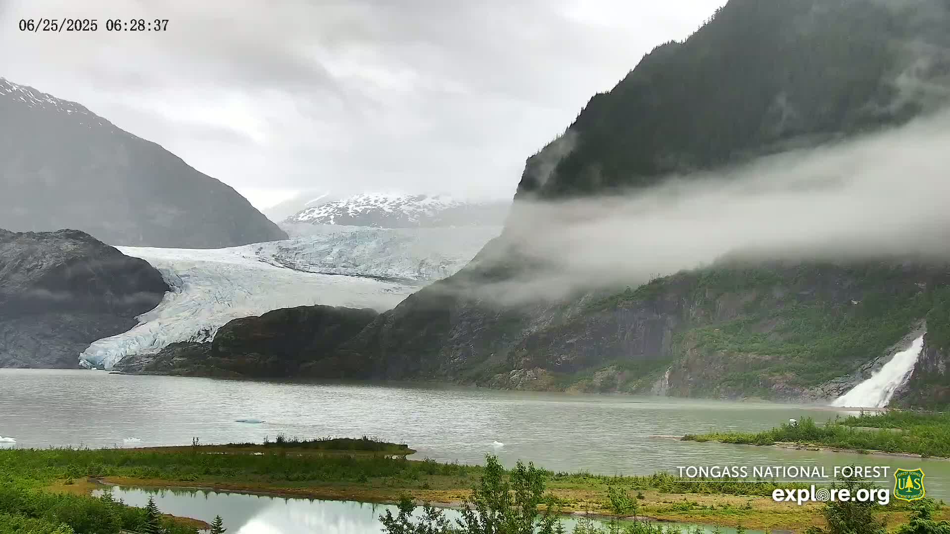Mendenhall Glacier , Lake & Mountain Live Cam - Mendenhall Valley, Juneau, Alaska, USA