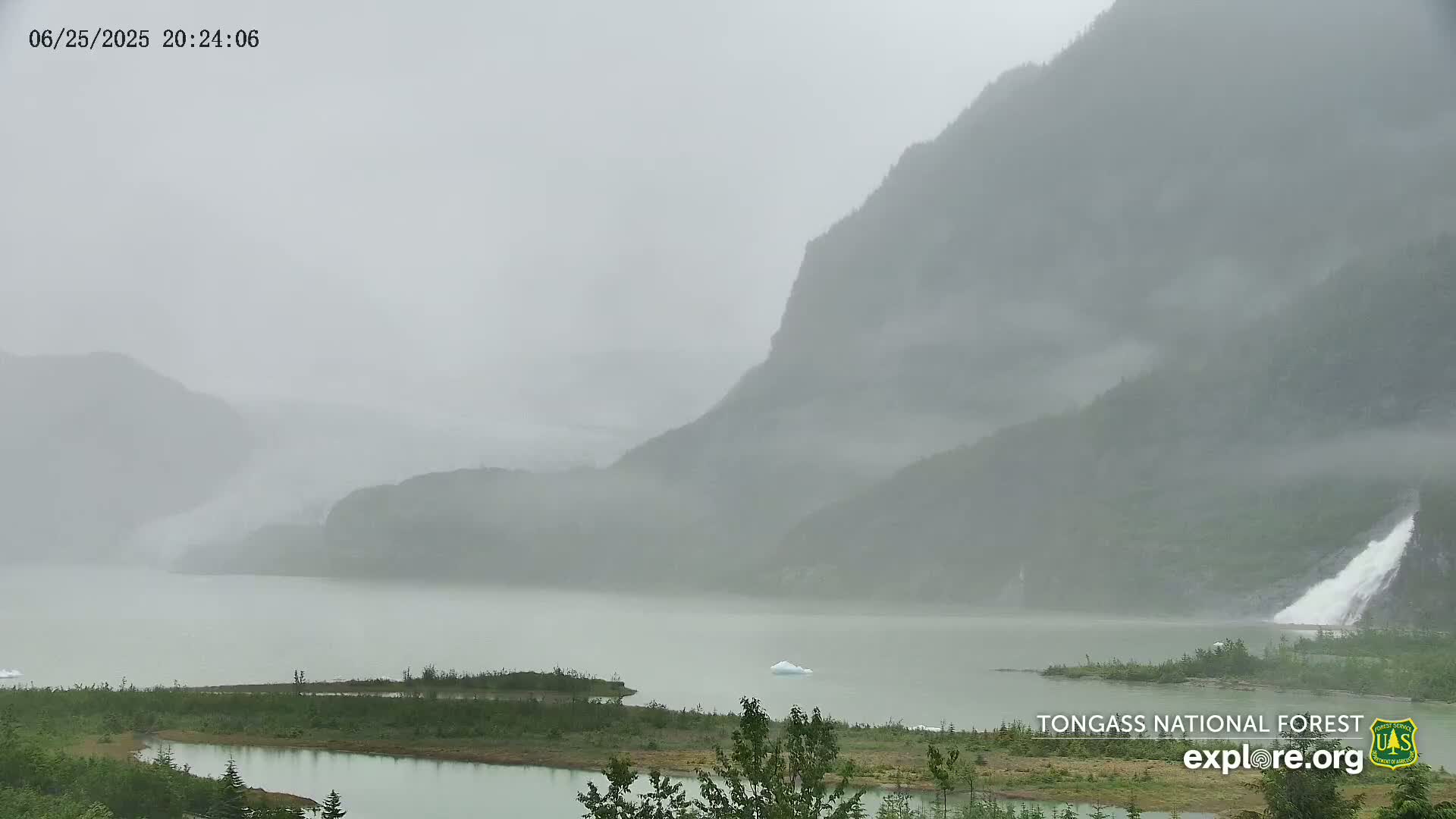Mendenhall Glacier , Lake & Mountain Live Cam - Mendenhall Valley, Juneau, Alaska, USA