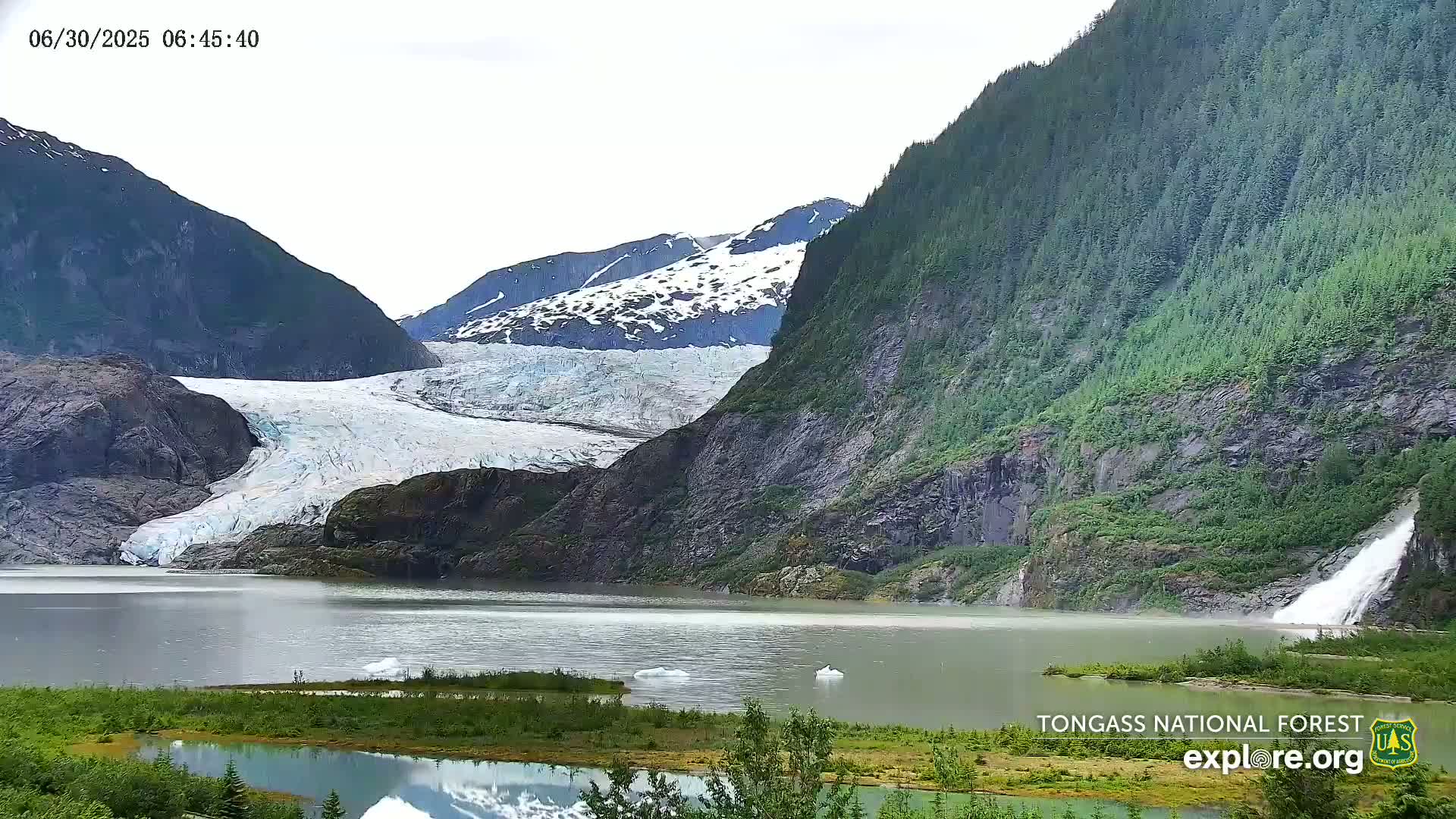 Mendenhall Glacier , Lake & Mountain Live Cam - Mendenhall Valley, Juneau, Alaska, USA