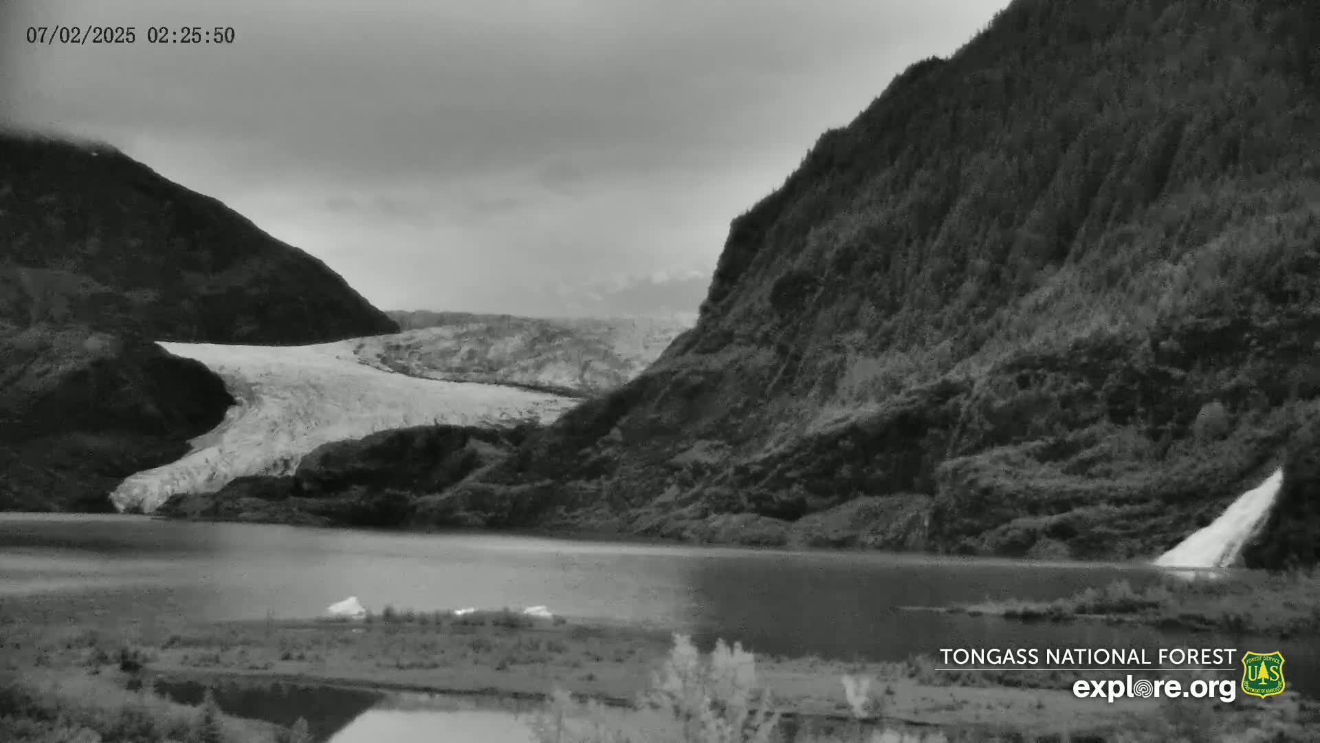 Mendenhall Glacier , Lake & Mountain Live Cam - Mendenhall Valley, Juneau, Alaska, USA