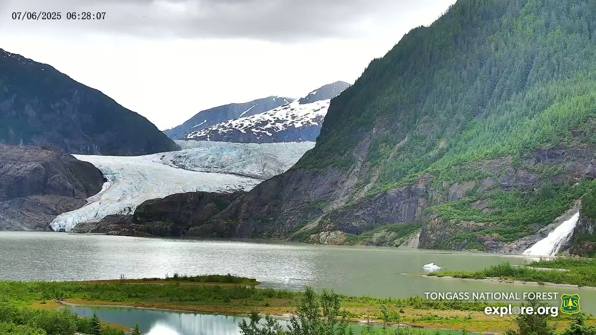 Mendenhall Glacier , Lake & Mountain Live Cam - Mendenhall Valley, Juneau, Alaska, USA