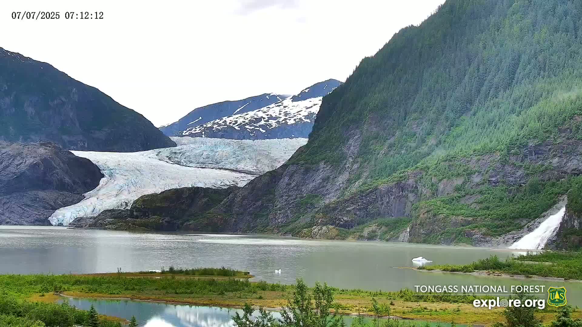 Mendenhall Glacier , Lake & Mountain Live Cam - Mendenhall Valley, Juneau, Alaska, USA