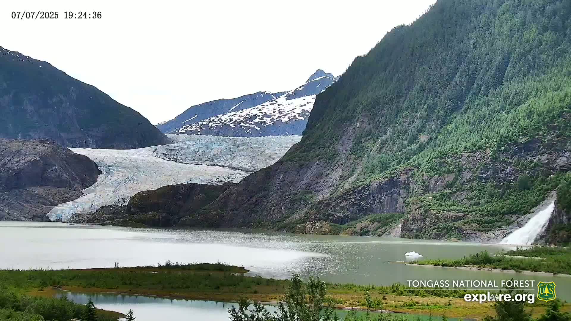 Mendenhall Glacier , Lake & Mountain Live Cam - Mendenhall Valley, Juneau, Alaska, USA