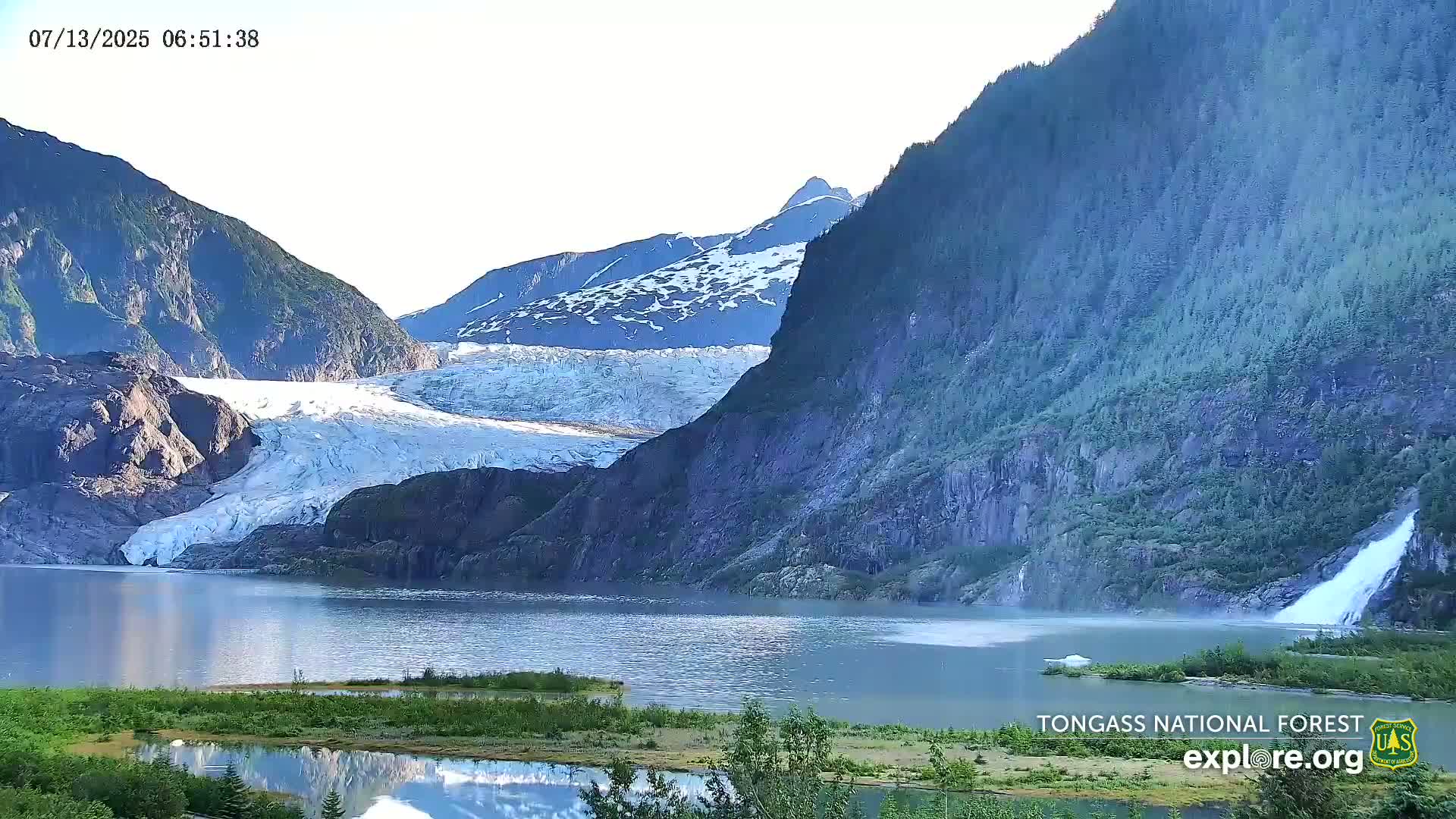 Mendenhall Glacier , Lake & Mountain Live Cam - Mendenhall Valley, Juneau, Alaska, USA