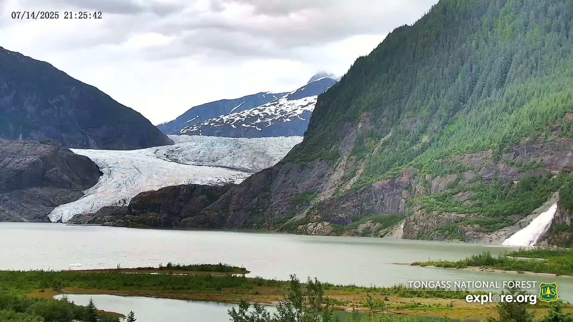 Mendenhall Glacier , Lake & Mountain Live Cam - Mendenhall Valley, Juneau, Alaska, USA