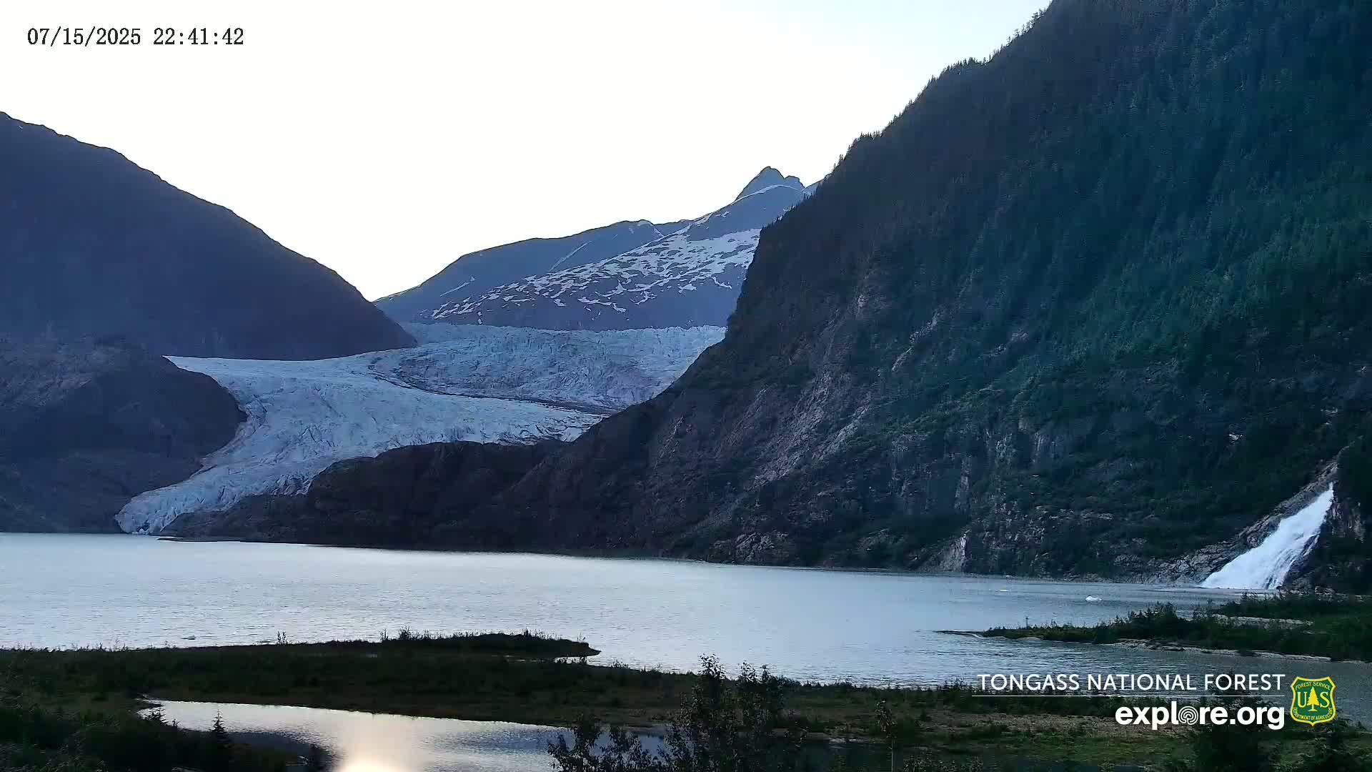 Mendenhall Glacier , Lake & Mountain Live Cam - Mendenhall Valley, Juneau, Alaska, USA