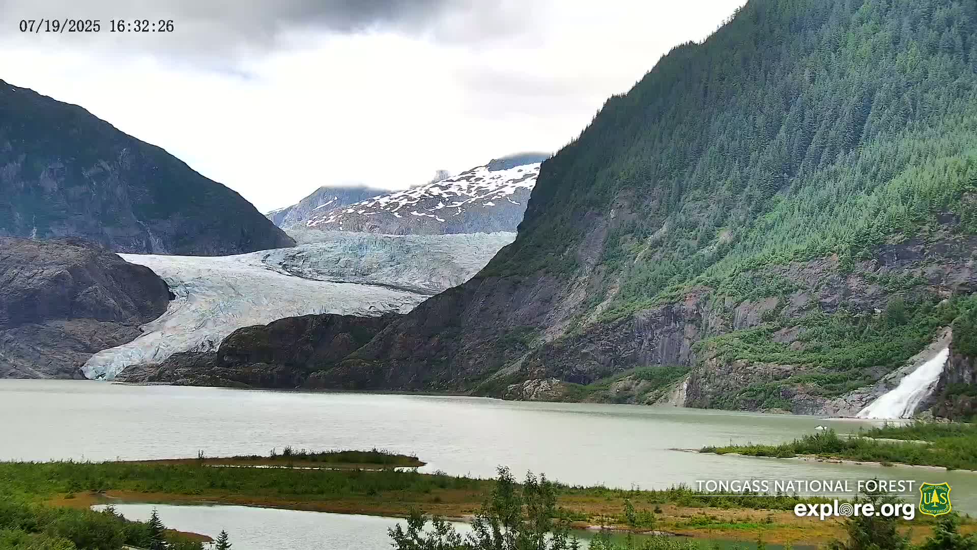 Mendenhall Glacier , Lake & Mountain Live Cam - Mendenhall Valley, Juneau, Alaska, USA