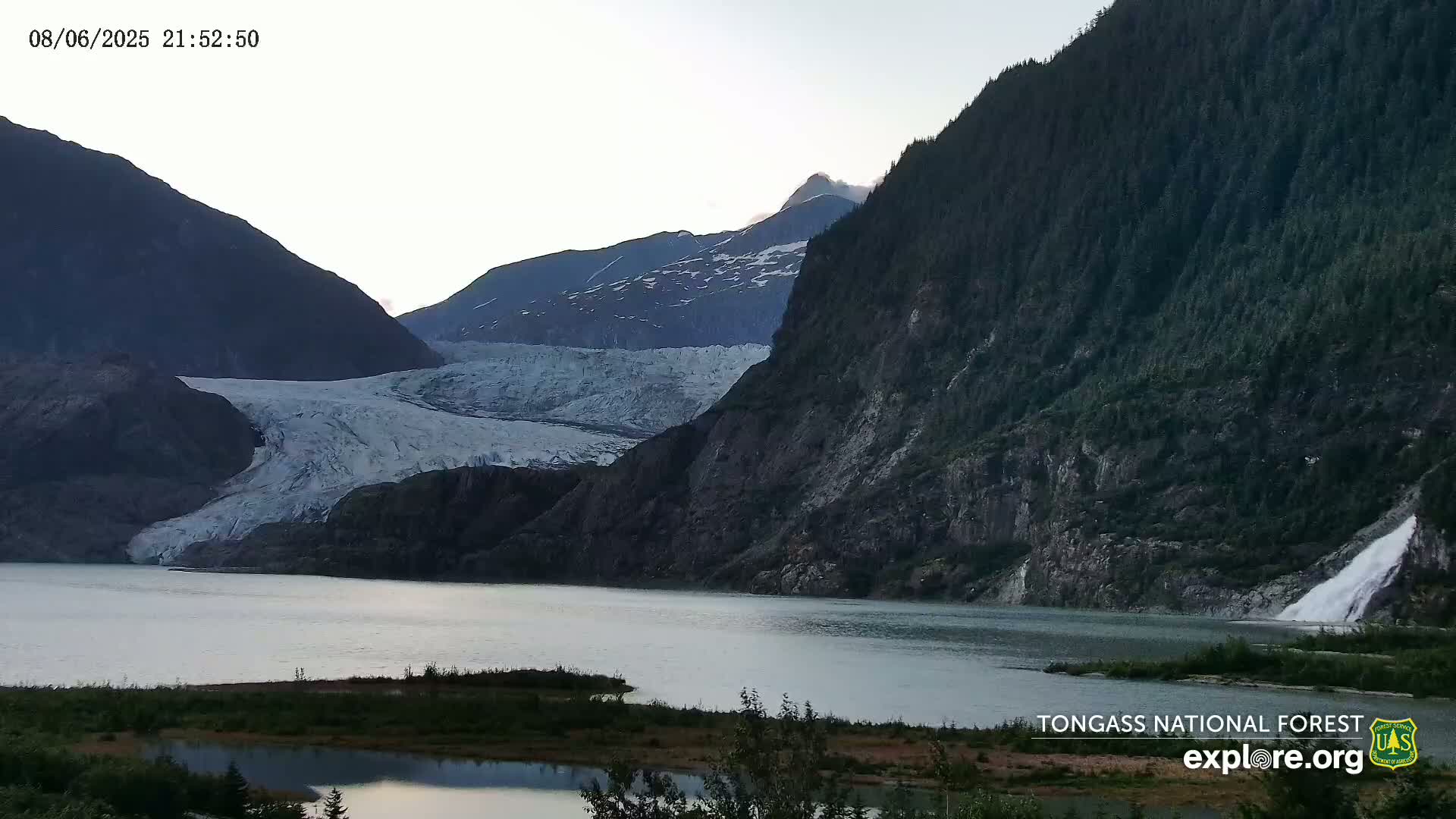 Mendenhall Glacier , Lake & Mountain Live Cam - Mendenhall Valley, Juneau, Alaska, USA