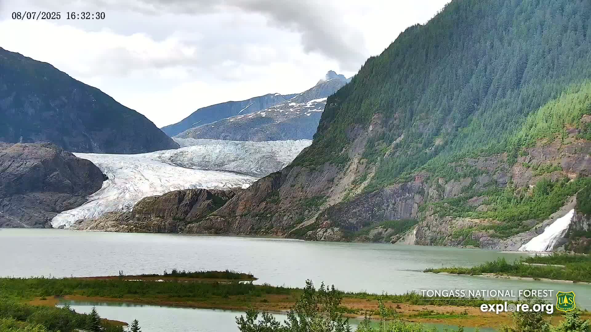 Mendenhall Glacier , Lake & Mountain Live Cam - Mendenhall Valley, Juneau, Alaska, USA