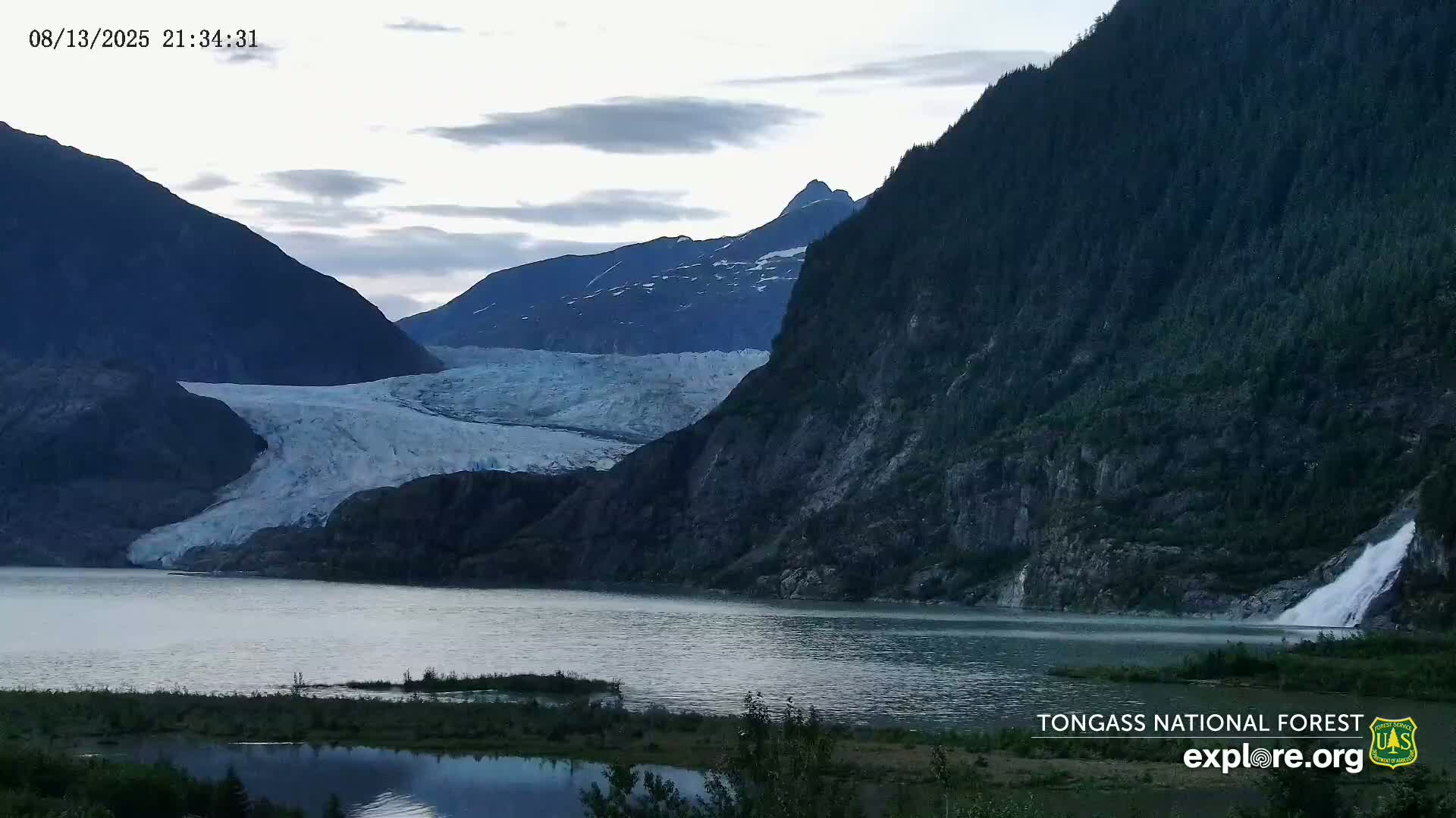 Mendenhall Glacier , Lake & Mountain Live Cam - Mendenhall Valley, Juneau, Alaska, USA