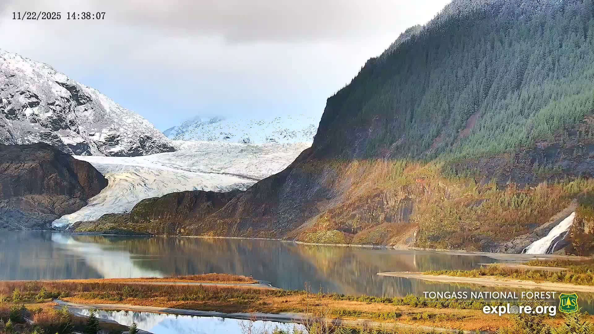 Mendenhall Glacier , Lake & Mountain Live Cam - Mendenhall Valley, Juneau, Alaska, USA
