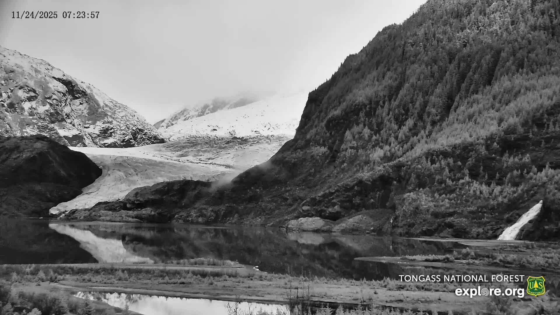 Mendenhall Glacier , Lake & Mountain Live Cam - Mendenhall Valley, Juneau, Alaska, USA