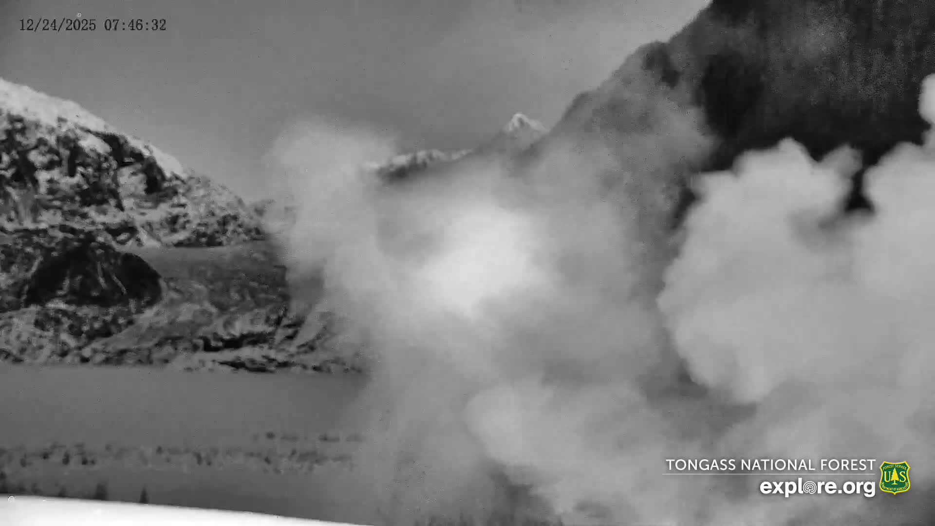 Mendenhall Glacier , Lake & Mountain Live Cam - Mendenhall Valley, Juneau, Alaska, USA