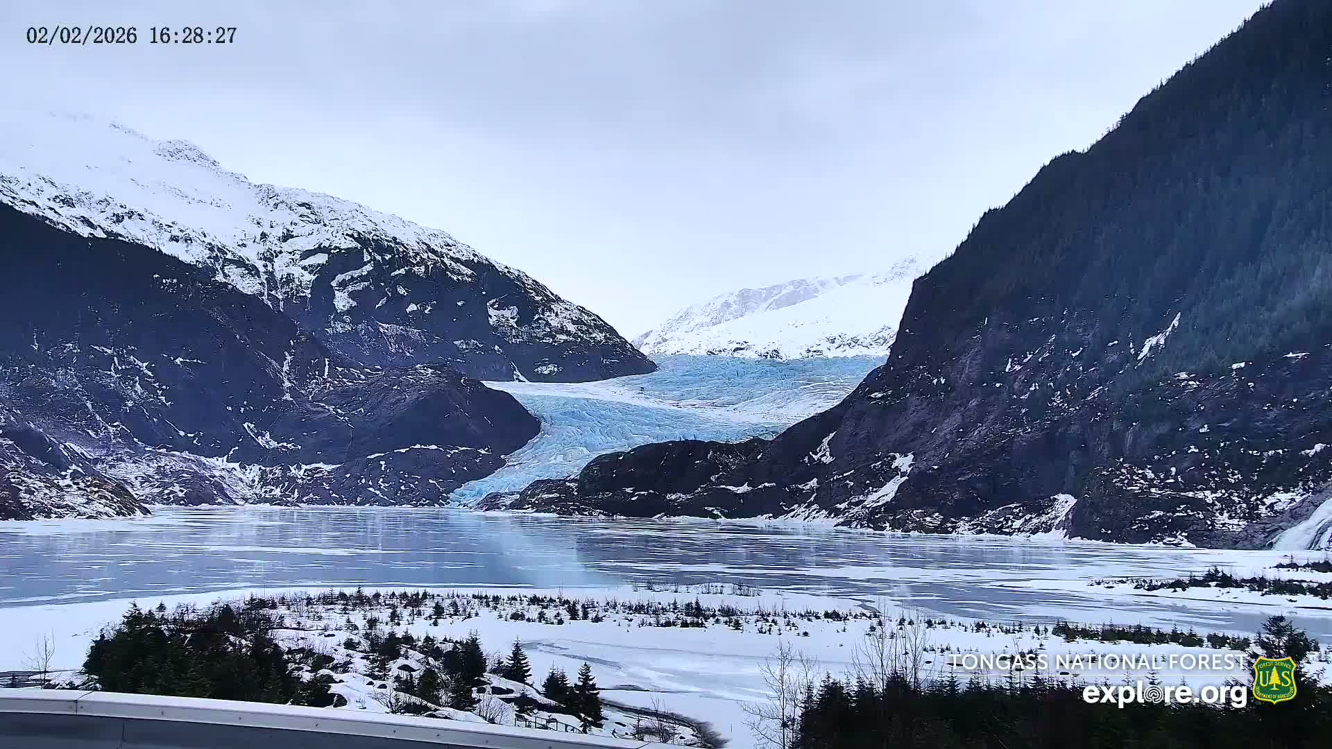 Mendenhall Glacier , Lake & Mountain Live Cam - Mendenhall Valley, Juneau, Alaska, USA