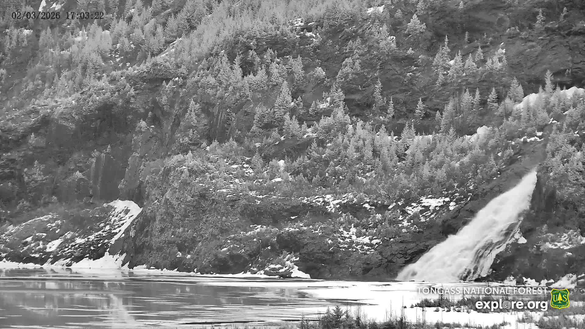 Mendenhall Glacier , Lake & Mountain Live Cam - Mendenhall Valley, Juneau, Alaska, USA