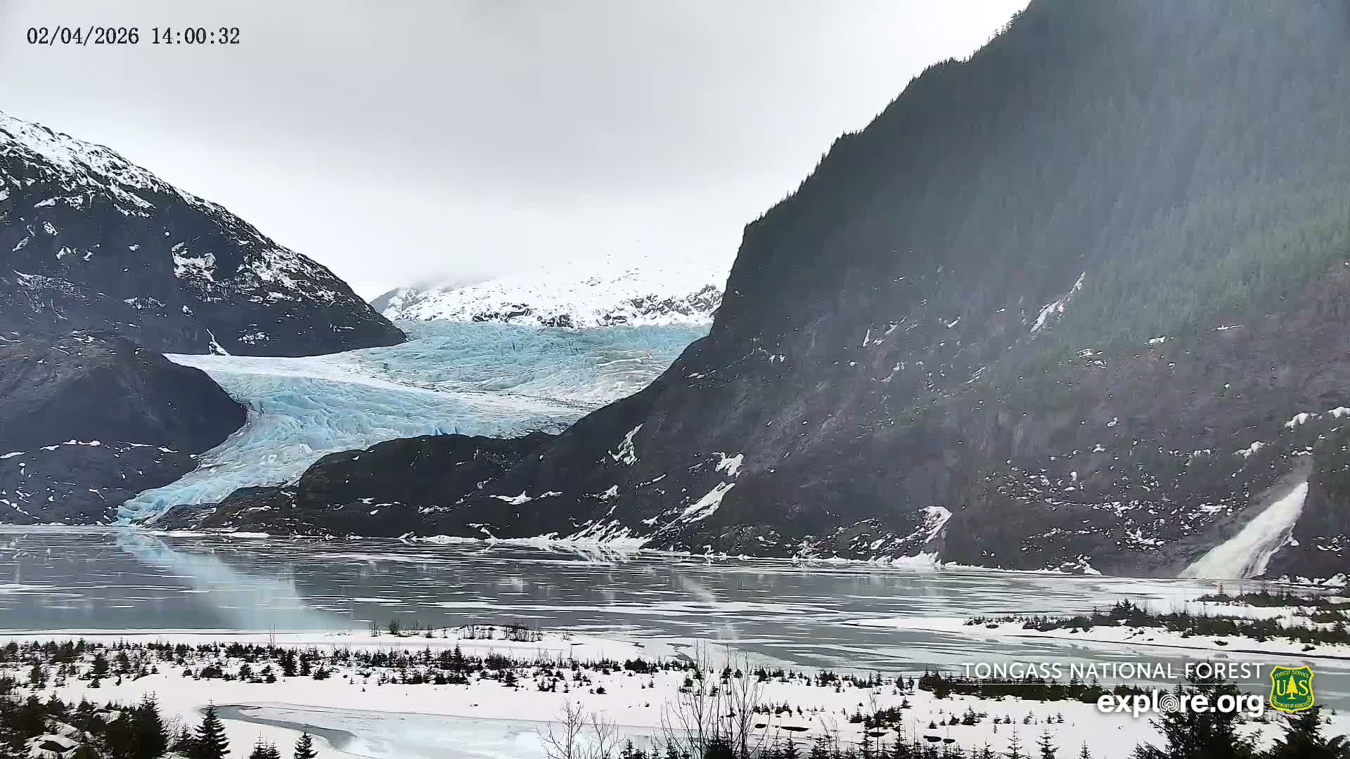 Mendenhall Glacier , Lake & Mountain Live Cam - Mendenhall Valley, Juneau, Alaska, USA