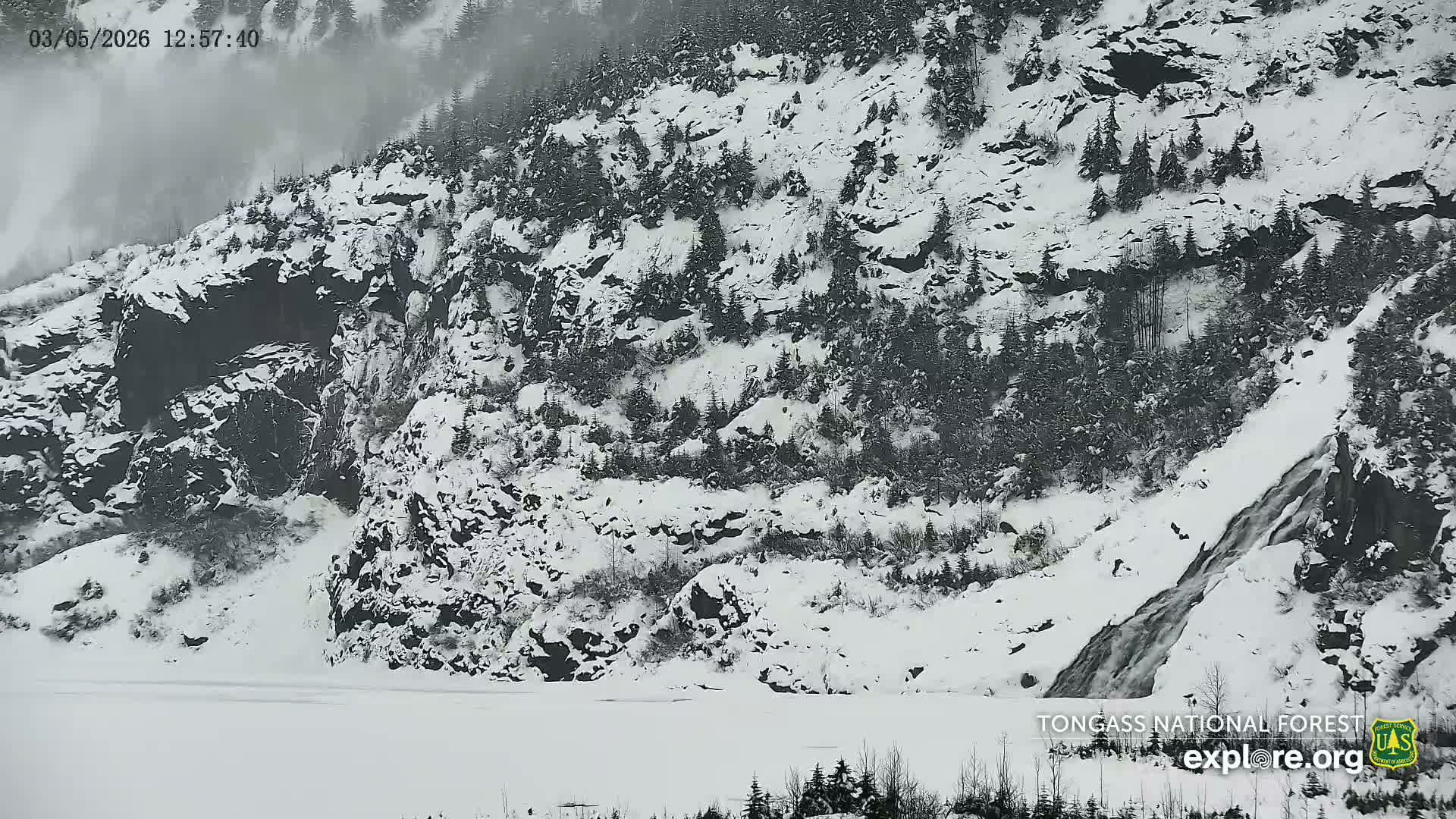 Mendenhall Glacier , Lake & Mountain Live Cam - Mendenhall Valley, Juneau, Alaska, USA