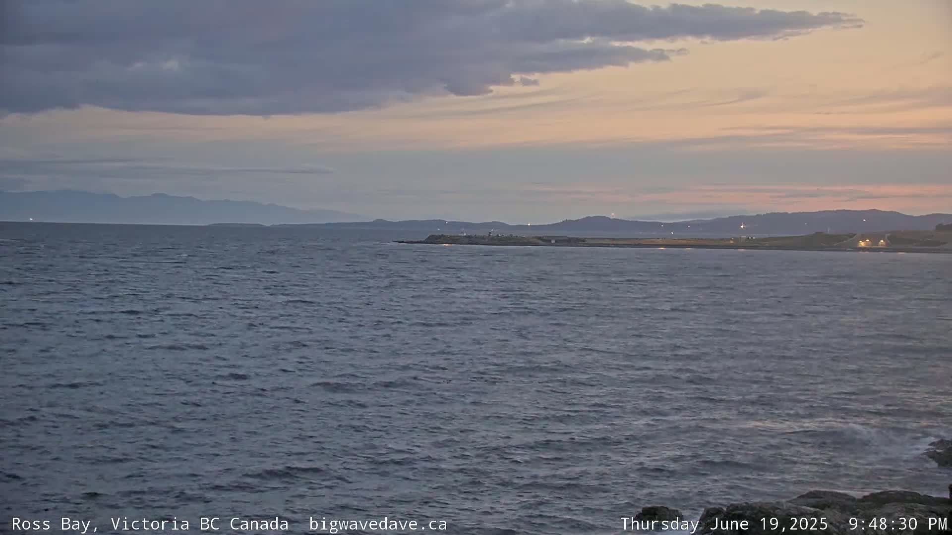 Fairfield District & Ross Bay Pasific & Trail Island Live Cam - Fairfield,  Victoria, Capital Regional District, British Columbia, Canada