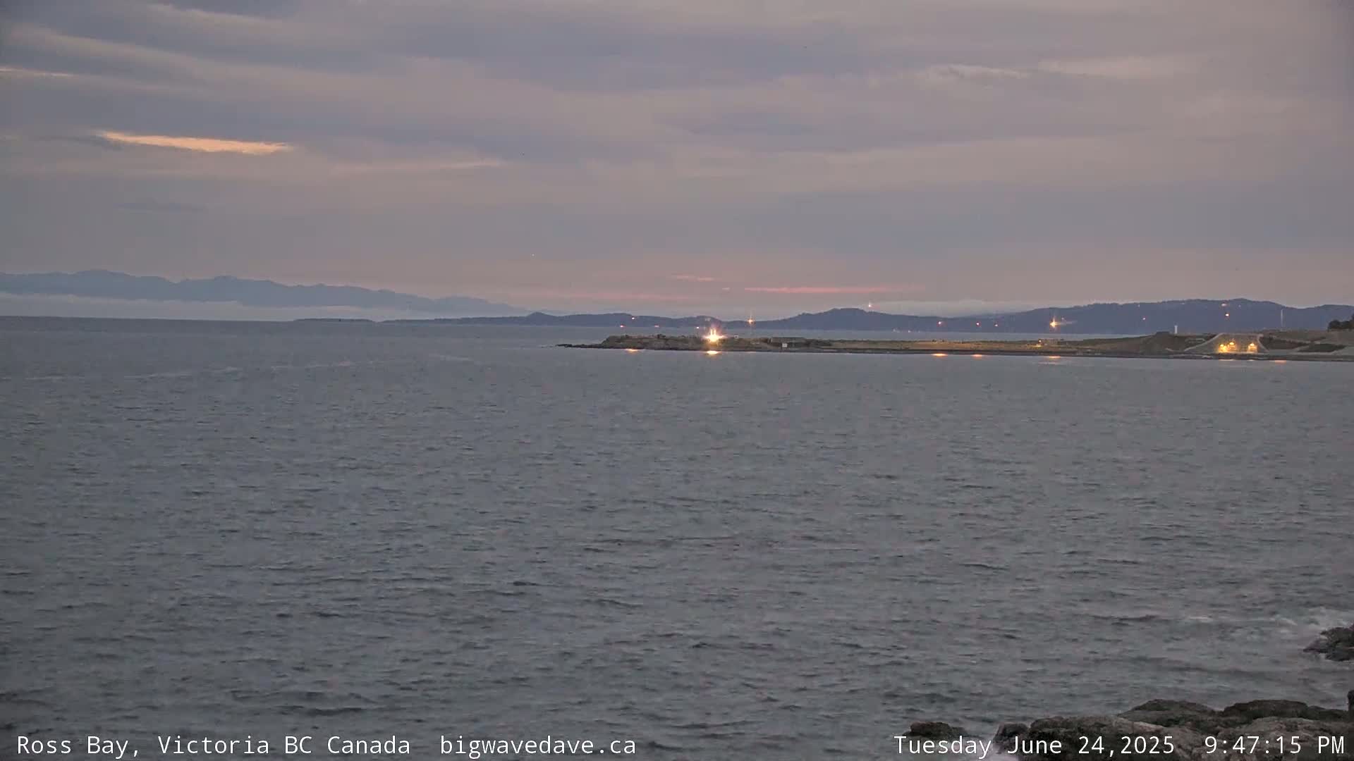Fairfield District & Ross Bay Pasific & Trail Island Live Cam - Fairfield,  Victoria, Capital Regional District, British Columbia, Canada