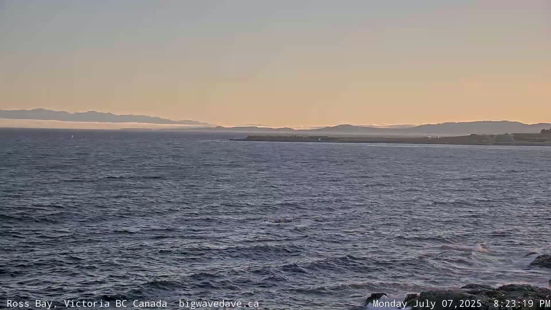 Fairfield District & Ross Bay Pasific & Trail Island Live Cam - Fairfield,  Victoria, Capital Regional District, British Columbia, Canada