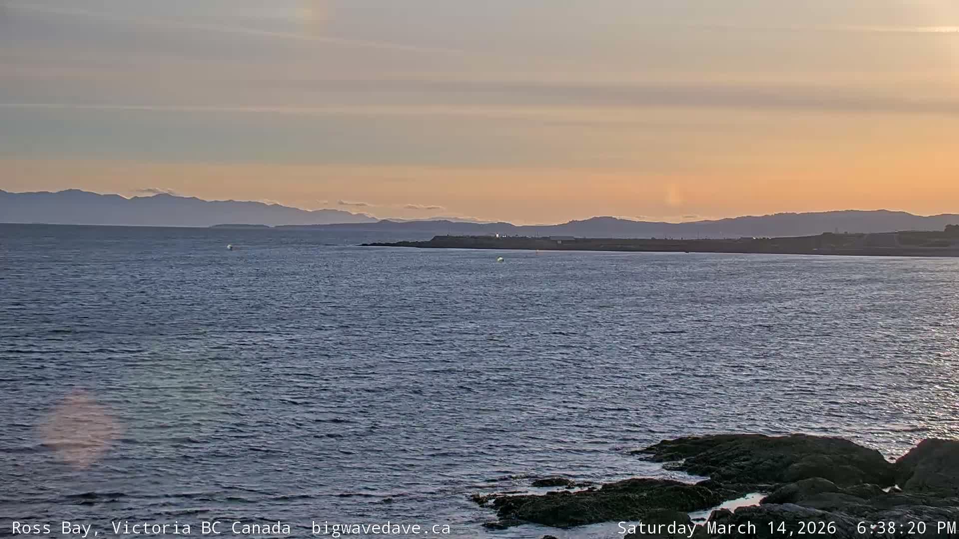 Fairfield District & Ross Bay Pasific & Trail Island Live Cam - Fairfield,  Victoria, Capital Regional District, British Columbia, Canada