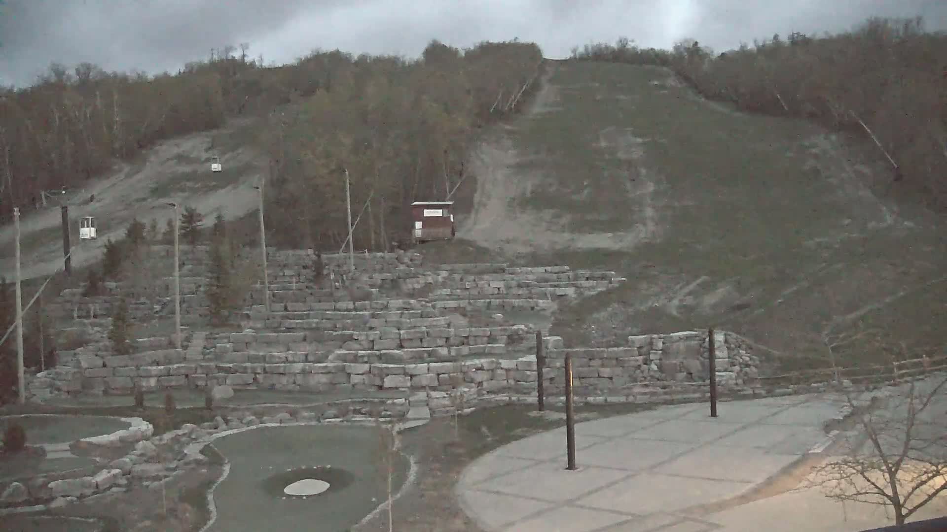 Blue Mountain Village Base Ski Slope and Ropeway Live Cam - Collingwood, Blue Mountains, Simcoe, Ontario, Canada