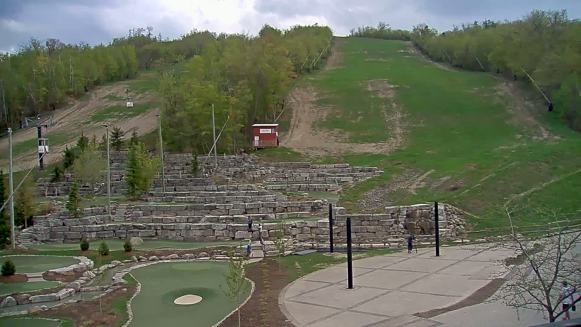 Blue Mountain Village Base Ski Slope and Ropeway Live Cam - Collingwood, Blue Mountains, Simcoe, Ontario, Canada