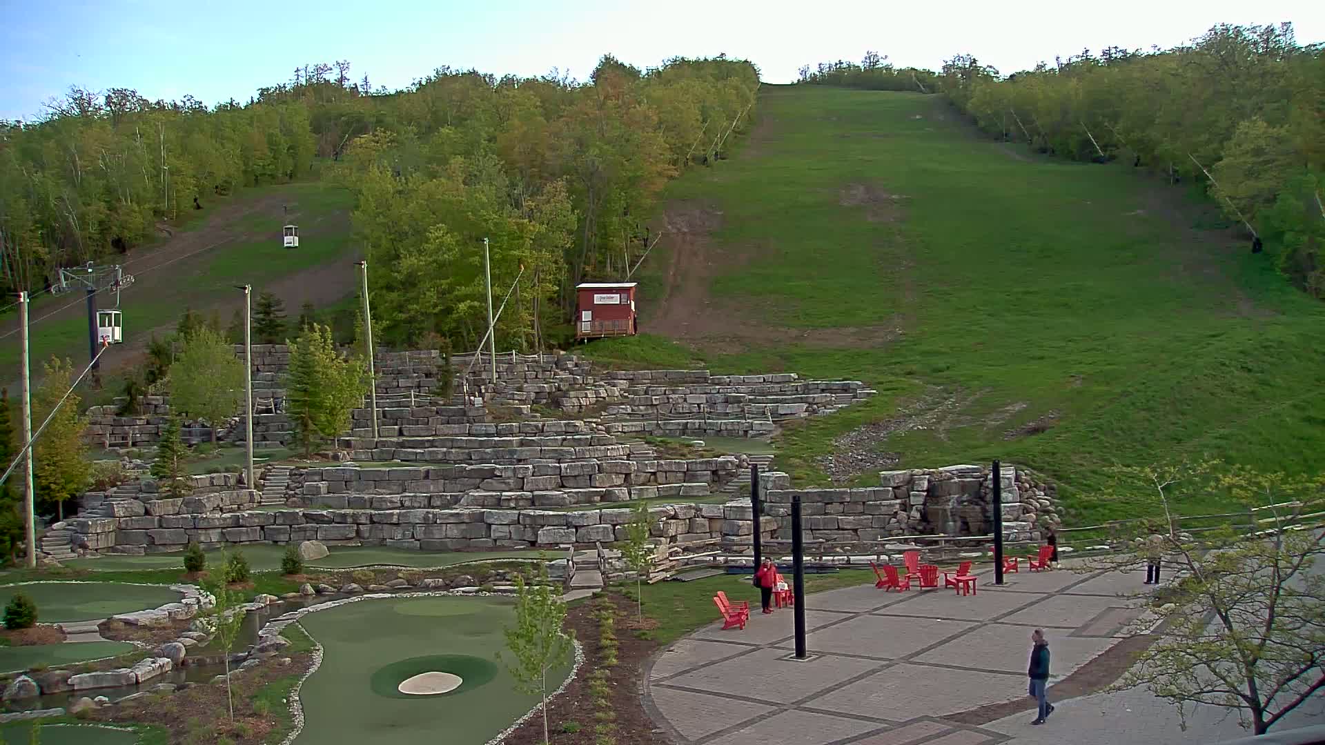 Blue Mountain Village Base Ski Slope and Ropeway Live Cam - Collingwood, Blue Mountains, Simcoe, Ontario, Canada