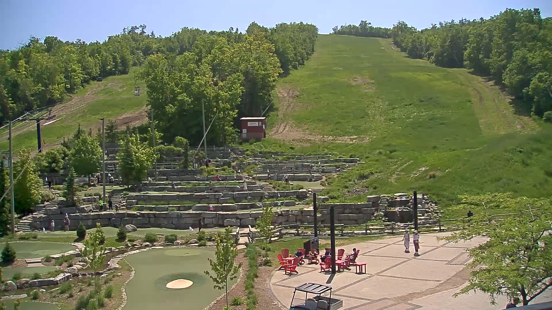 Blue Mountain Village Base Ski Slope and Ropeway Live Cam - Collingwood, Blue Mountains, Simcoe, Ontario, Canada