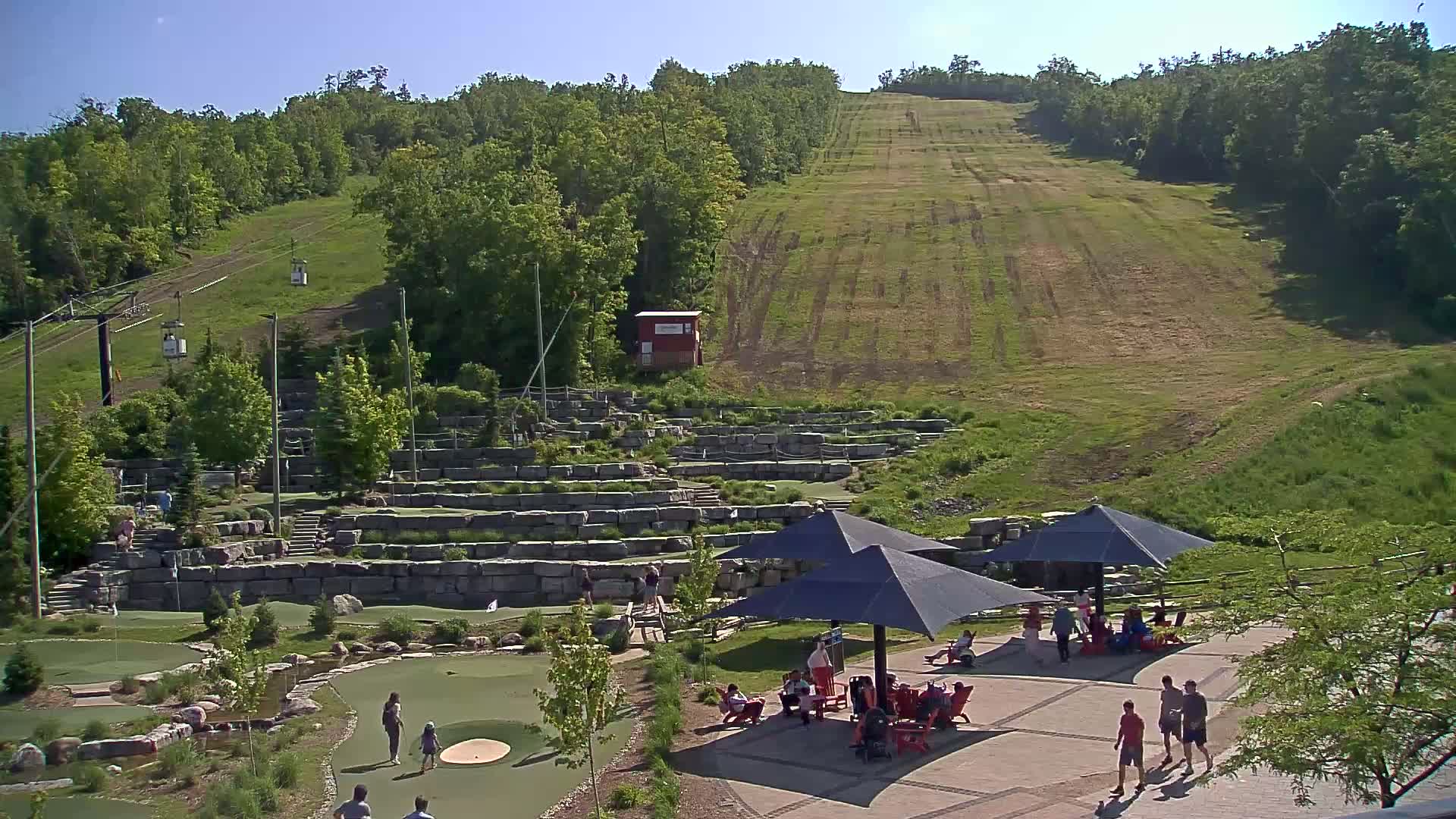 Blue Mountain Village Base Ski Slope and Ropeway Live Cam - Collingwood, Blue Mountains, Simcoe, Ontario, Canada