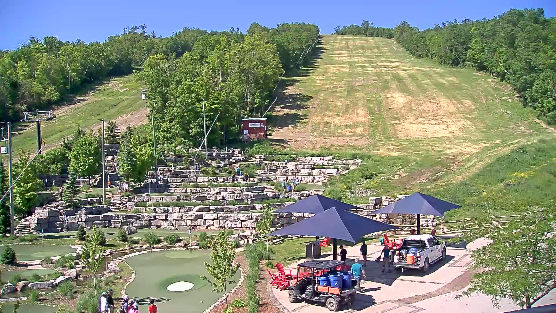 Blue Mountain Village Base Ski Slope and Ropeway Live Cam - Collingwood, Blue Mountains, Simcoe, Ontario, Canada