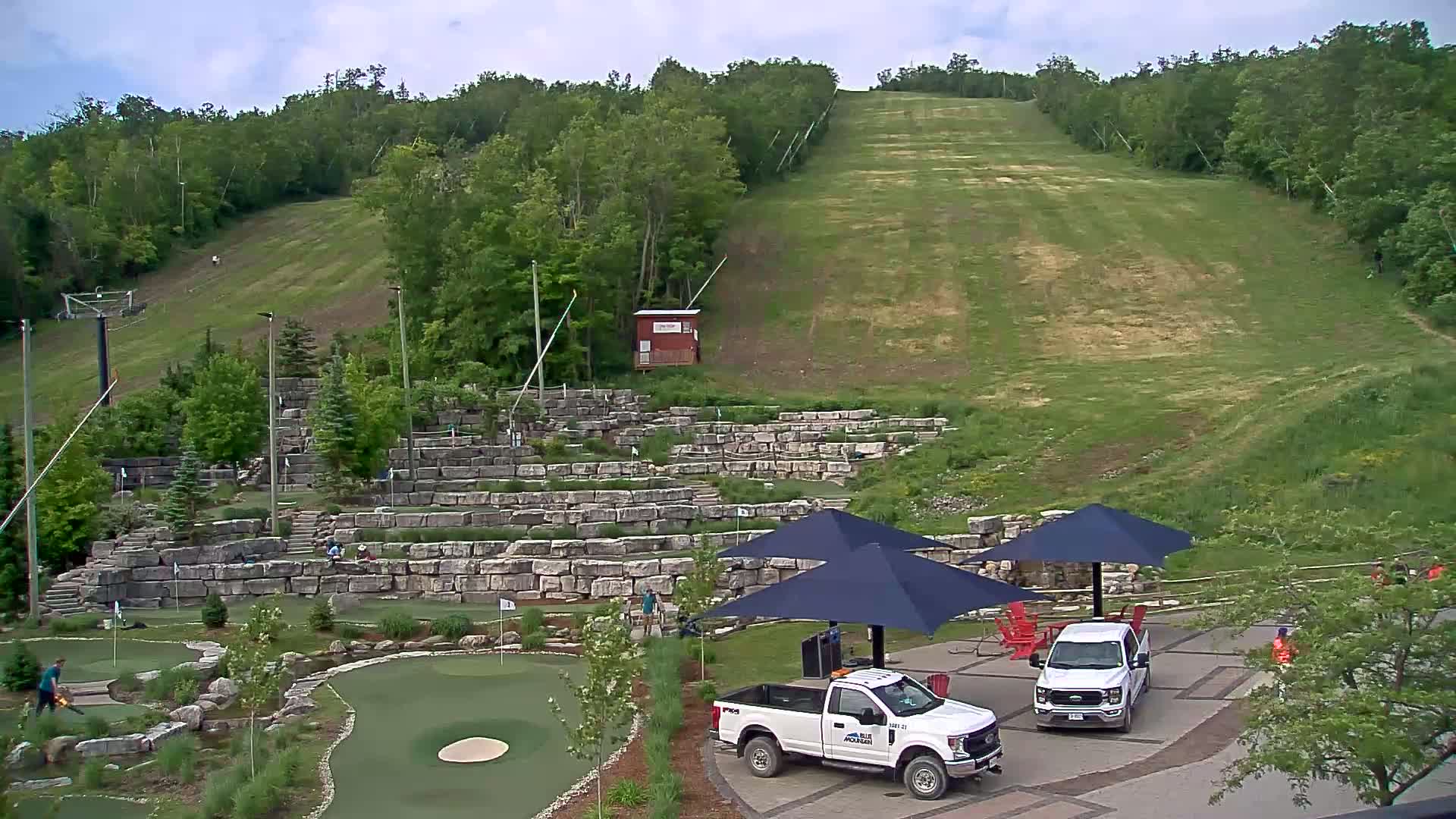 Blue Mountain Village Base Ski Slope and Ropeway Live Cam - Collingwood, Blue Mountains, Simcoe, Ontario, Canada