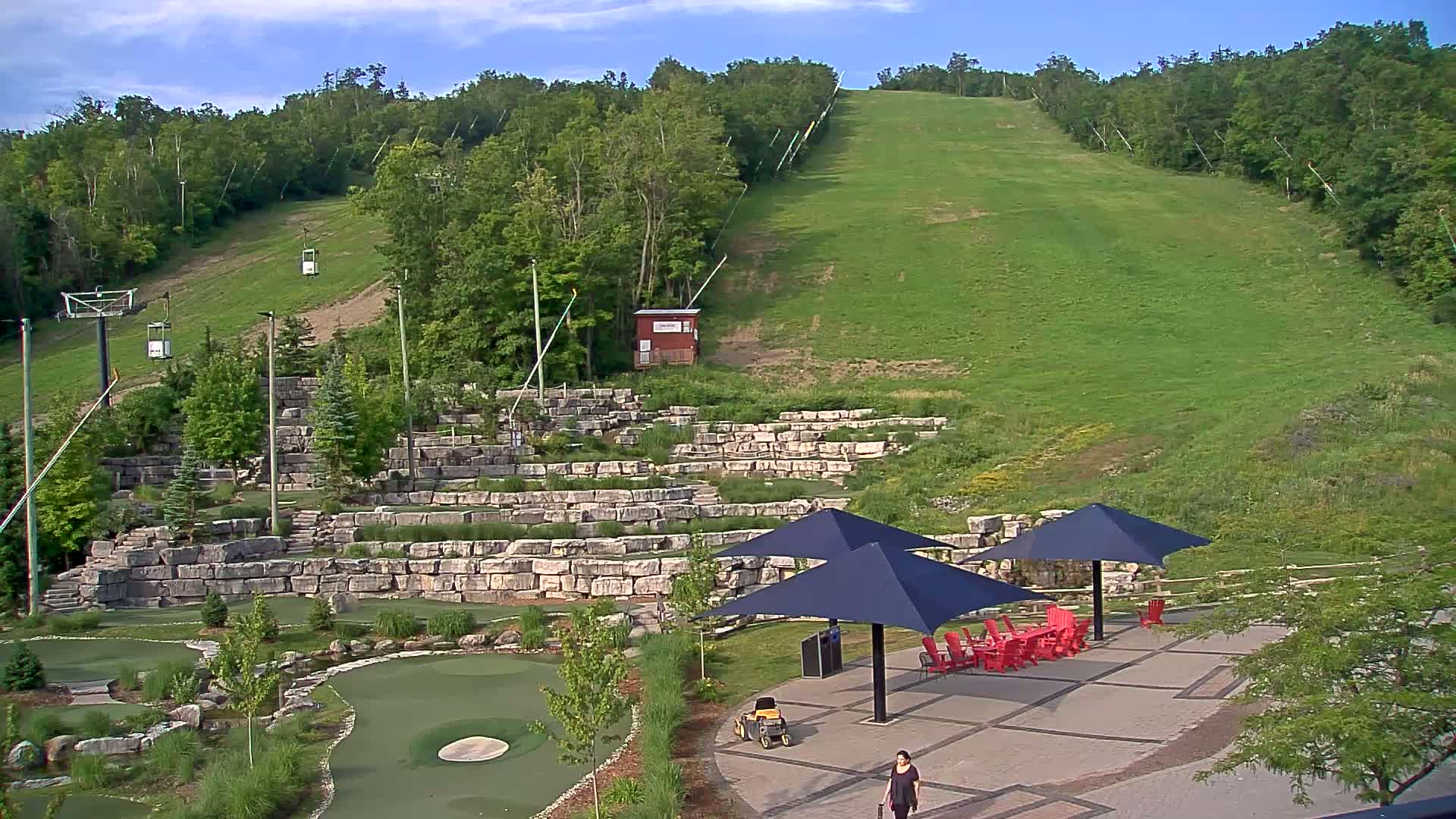 Blue Mountain Village Base Ski Slope and Ropeway Live Cam - Collingwood, Blue Mountains, Simcoe, Ontario, Canada