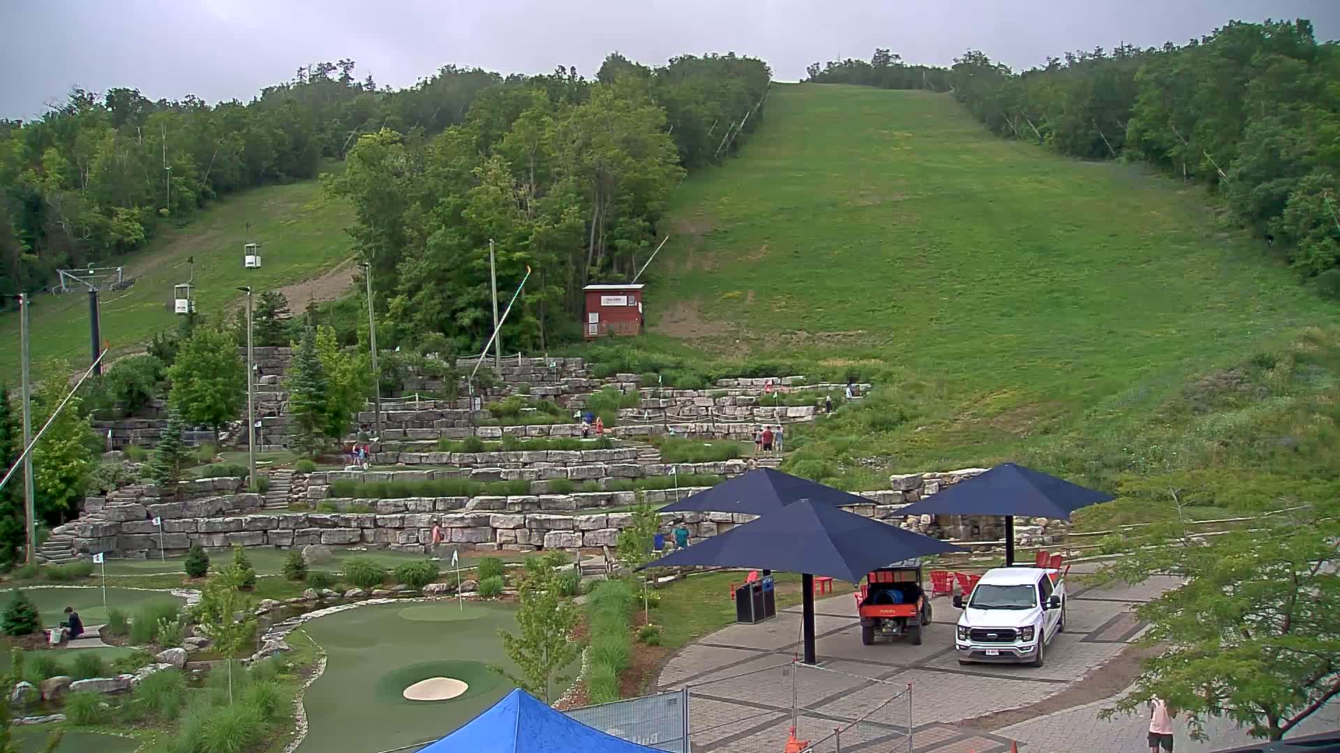 Blue Mountain Village Base Ski Slope and Ropeway Live Cam - Collingwood, Blue Mountains, Simcoe, Ontario, Canada