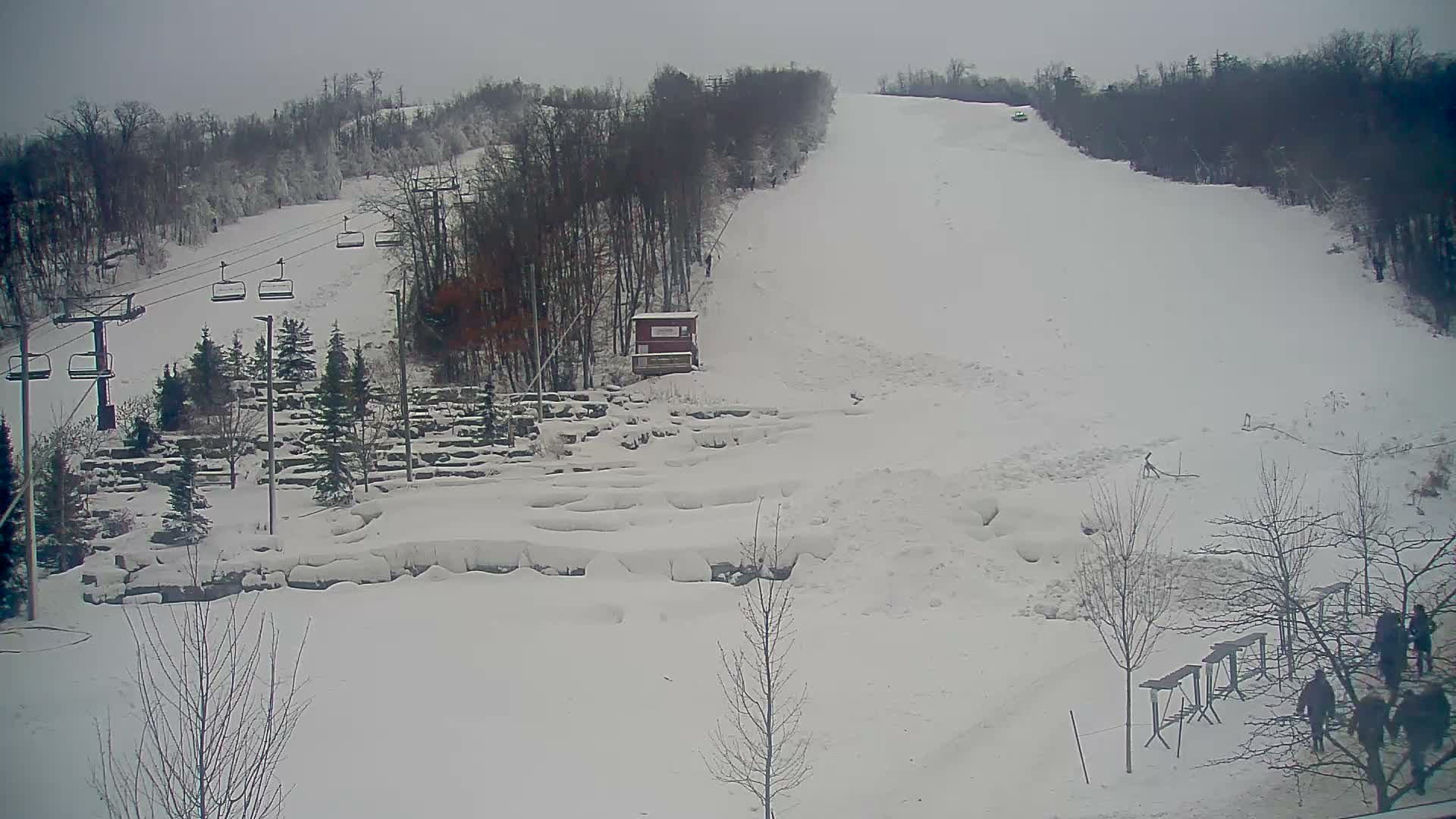 Blue Mountain Village Base Ski Slope and Ropeway Live Cam - Collingwood, Blue Mountains, Simcoe, Ontario, Canada