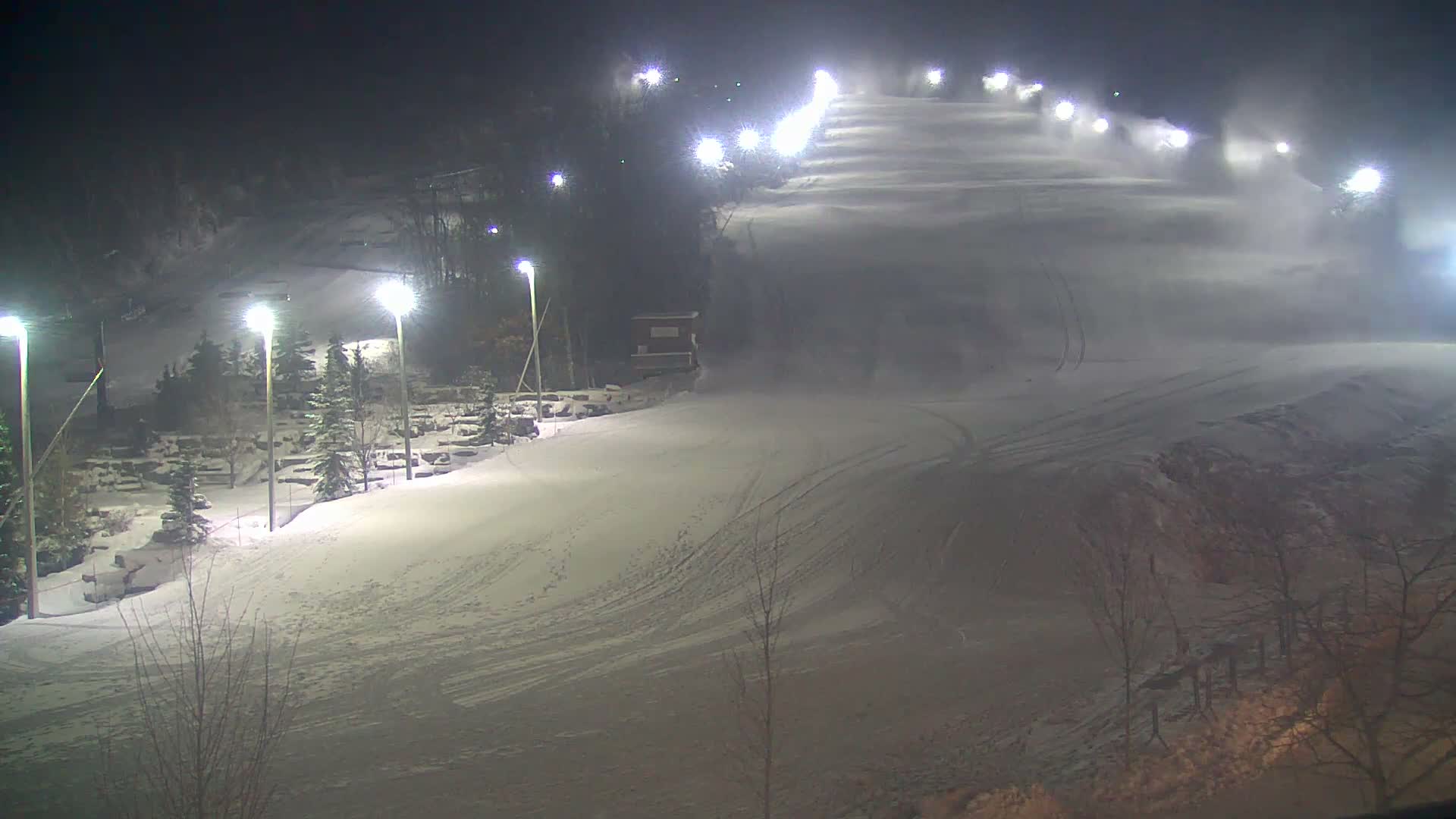 Blue Mountain Village Base Ski Slope and Ropeway Live Cam - Collingwood, Blue Mountains, Simcoe, Ontario, Canada