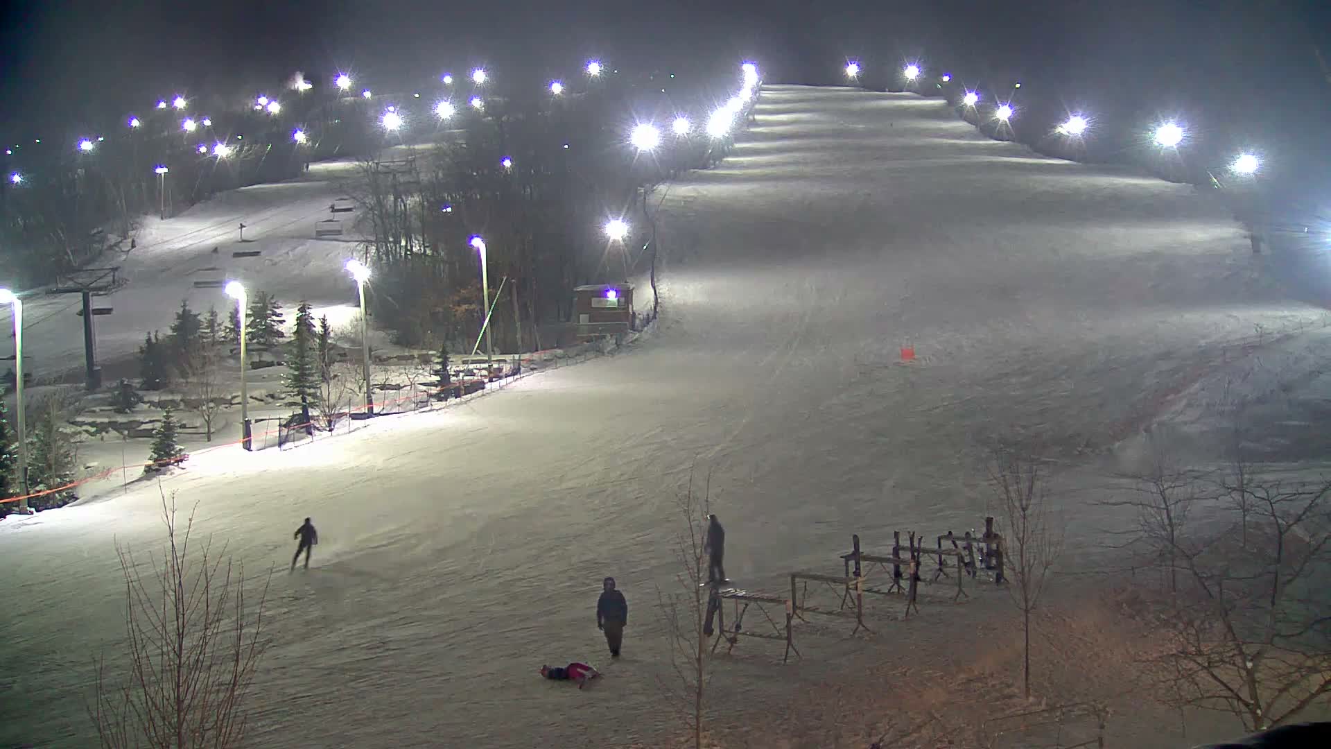 Blue Mountain Village Base Ski Slope and Ropeway Live Cam - Collingwood, Blue Mountains, Simcoe, Ontario, Canada