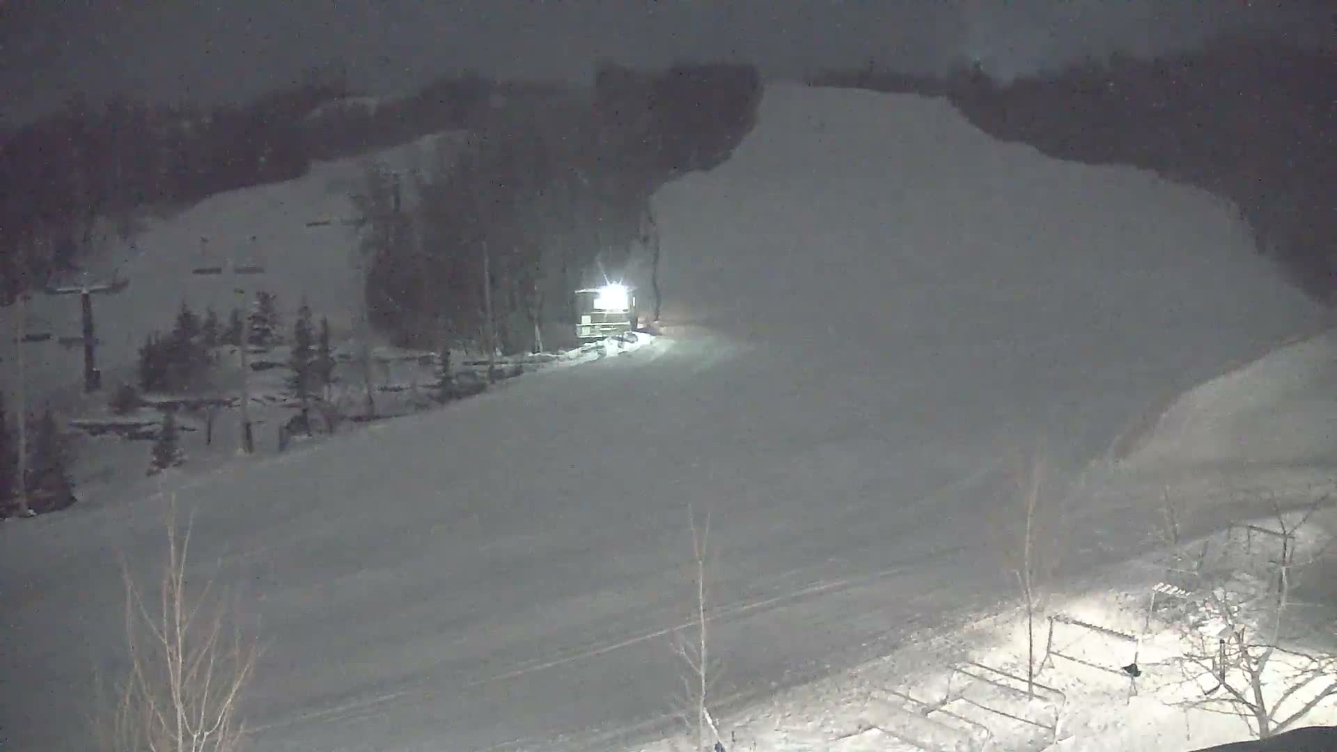 Blue Mountain Village Base Ski Slope and Ropeway Live Cam - Collingwood, Blue Mountains, Simcoe, Ontario, Canada