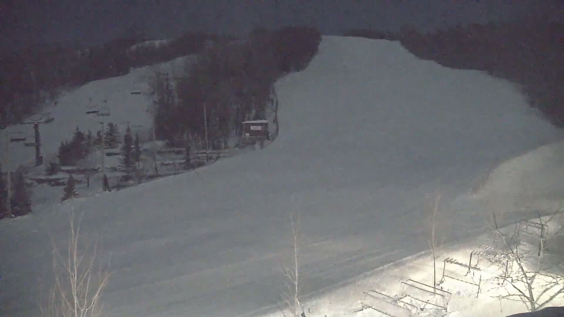 Blue Mountain Village Base Ski Slope and Ropeway Live Cam - Collingwood, Blue Mountains, Simcoe, Ontario, Canada