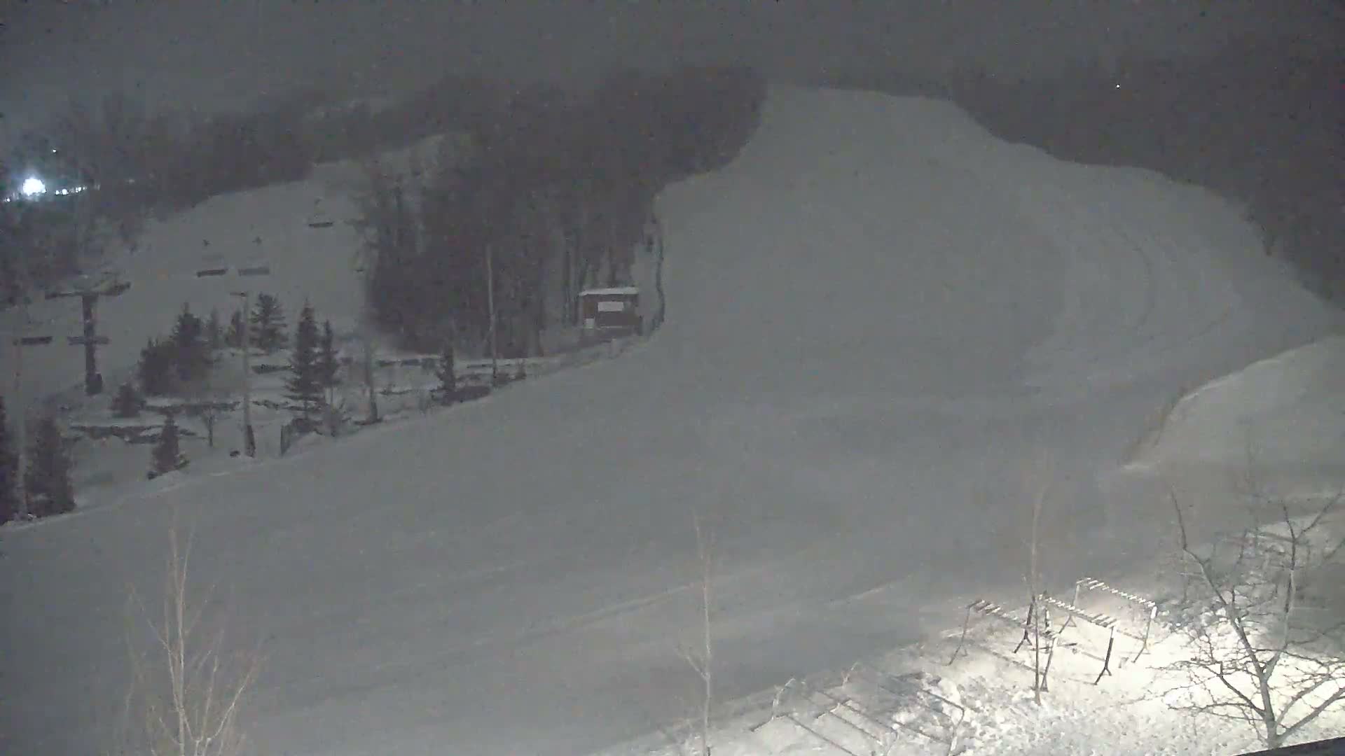 Blue Mountain Village Base Ski Slope and Ropeway Live Cam - Collingwood, Blue Mountains, Simcoe, Ontario, Canada