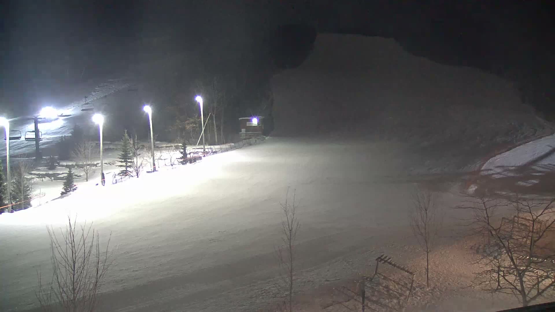 Blue Mountain Village Base Ski Slope and Ropeway Live Cam - Collingwood, Blue Mountains, Simcoe, Ontario, Canada