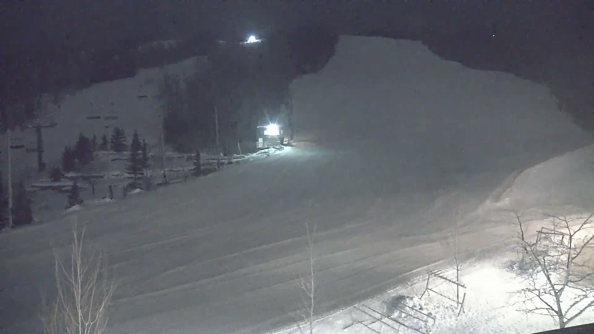Blue Mountain Village Base Ski Slope and Ropeway Live Cam - Collingwood, Blue Mountains, Simcoe, Ontario, Canada