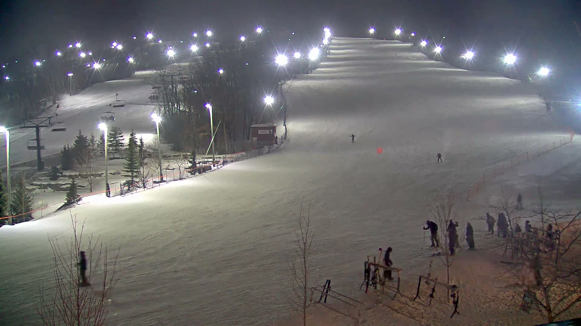 Blue Mountain Village Base Ski Slope and Ropeway Live Cam - Collingwood, Blue Mountains, Simcoe, Ontario, Canada