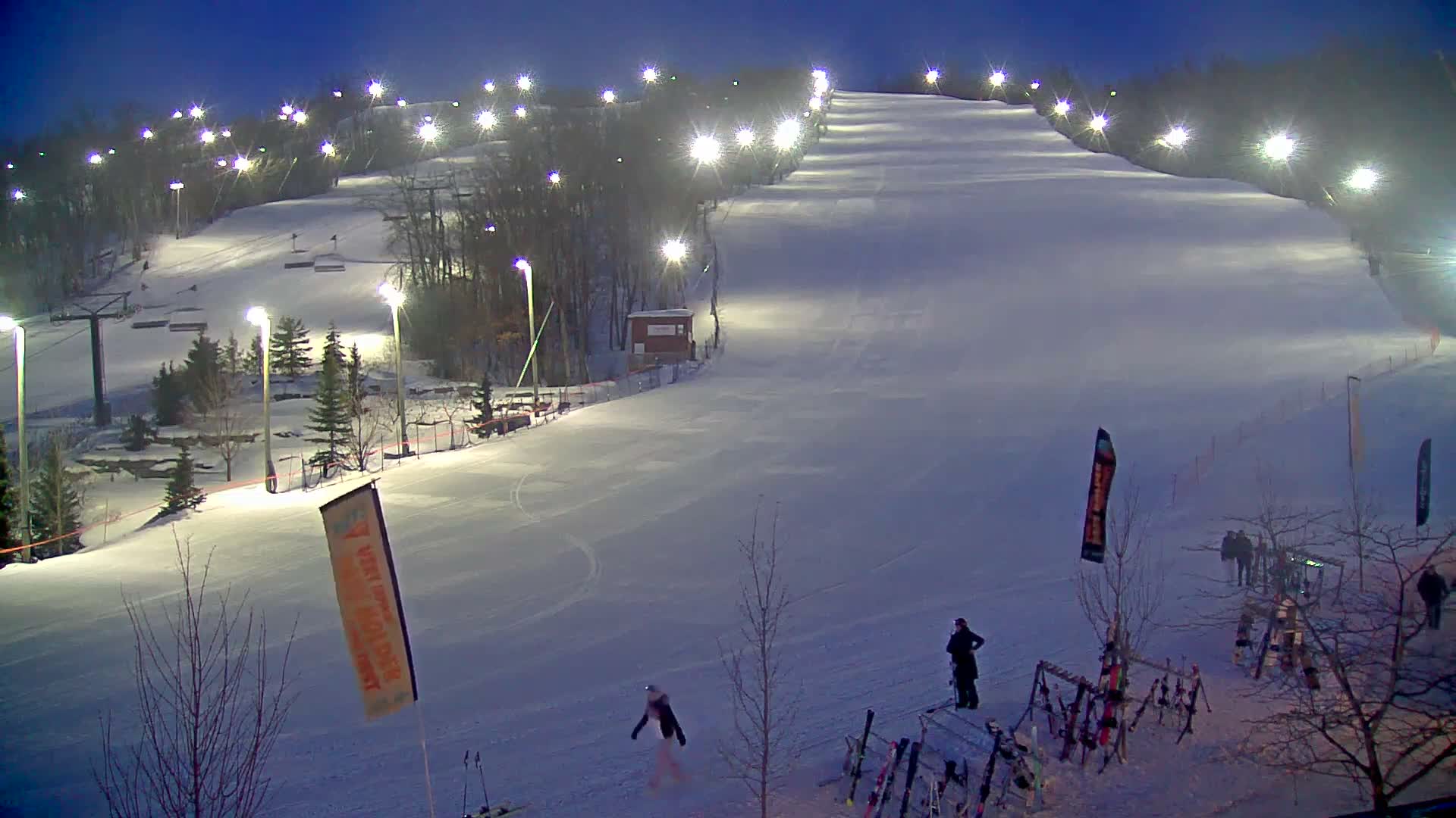 Blue Mountain Village Base Ski Slope and Ropeway Live Cam - Collingwood, Blue Mountains, Simcoe, Ontario, Canada